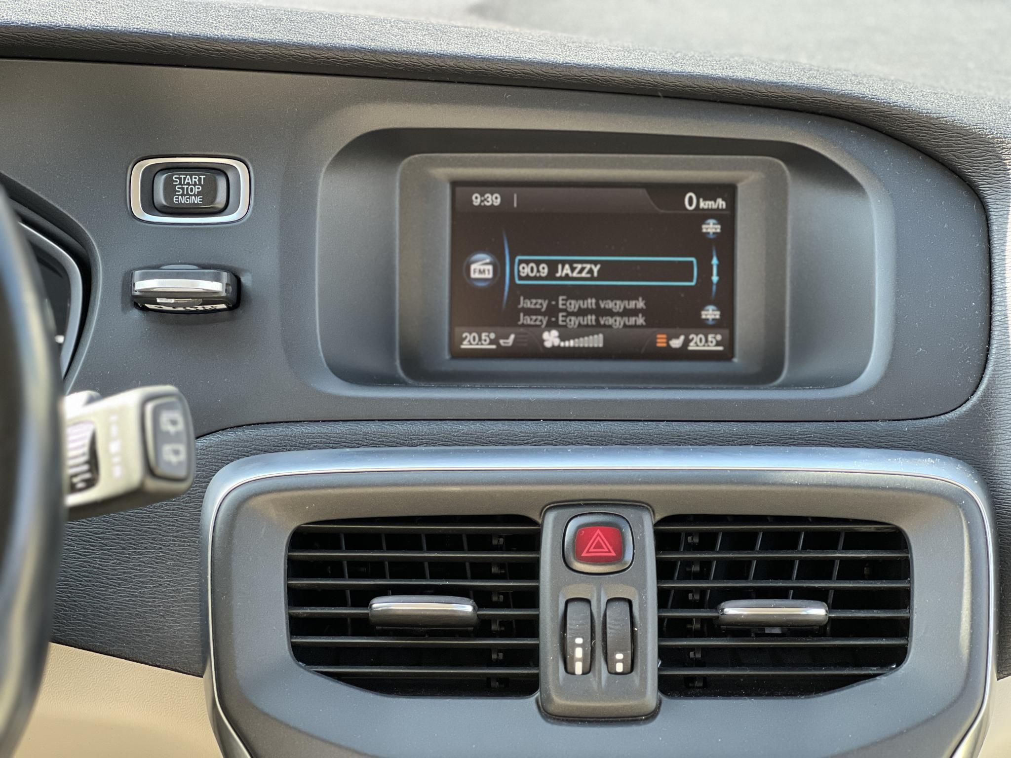 VOLVO V40 1.6 T3 Ocean Race