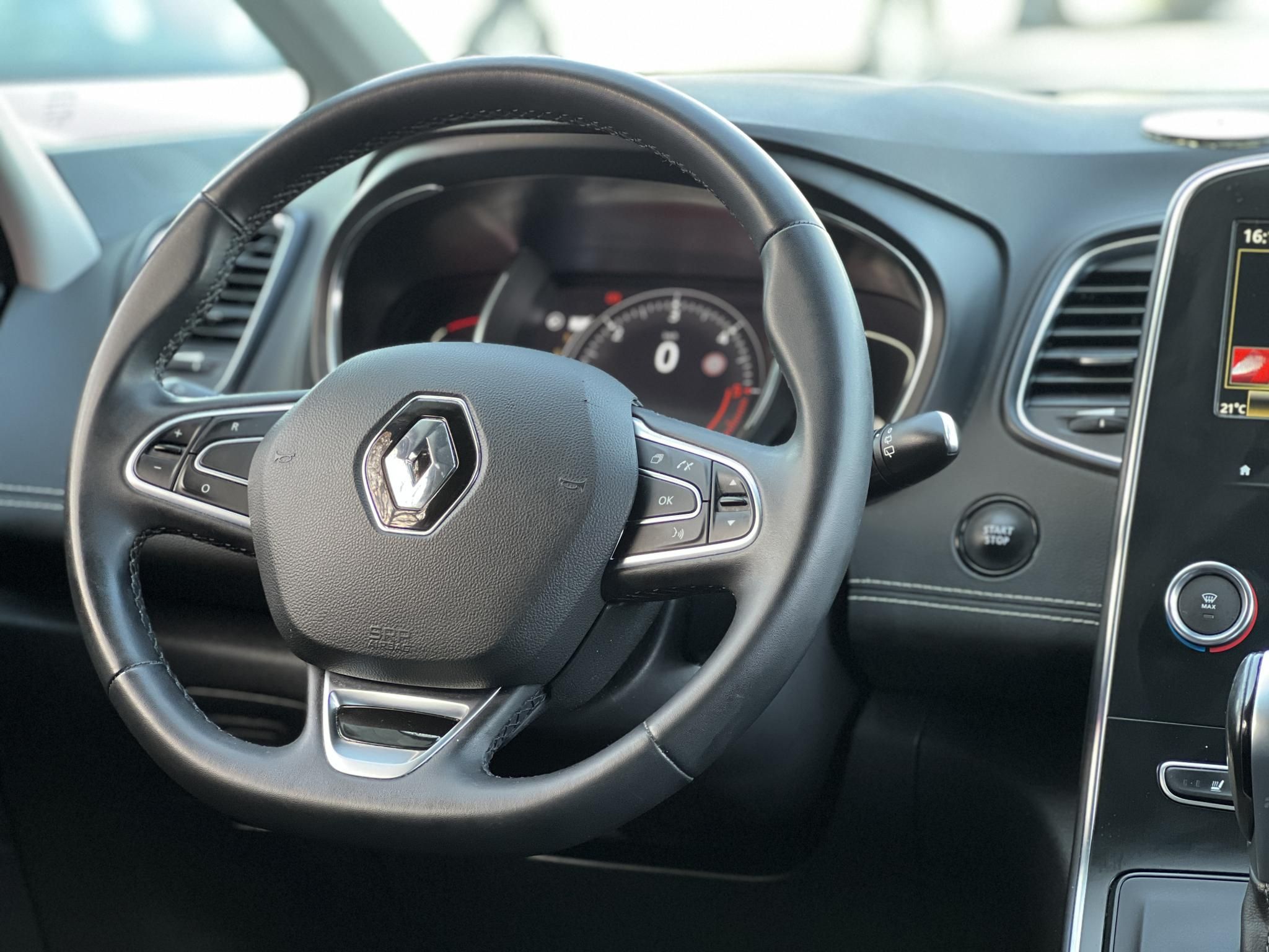 RENAULT SCENIC Grand Scénic 1.7 Blue dCi Intens EDC (7 személyes ) Automata. CarPlay