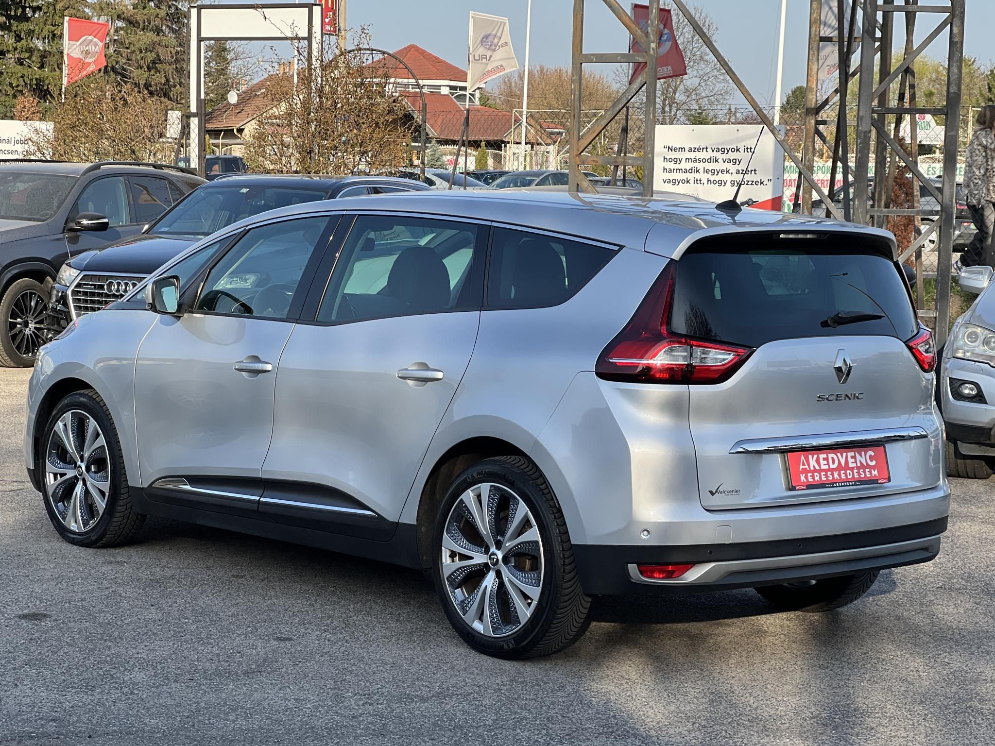 RENAULT SCENIC Grand Scénic 1.7 Blue dCi Intens EDC (7 személyes ) Automata. CarPlay