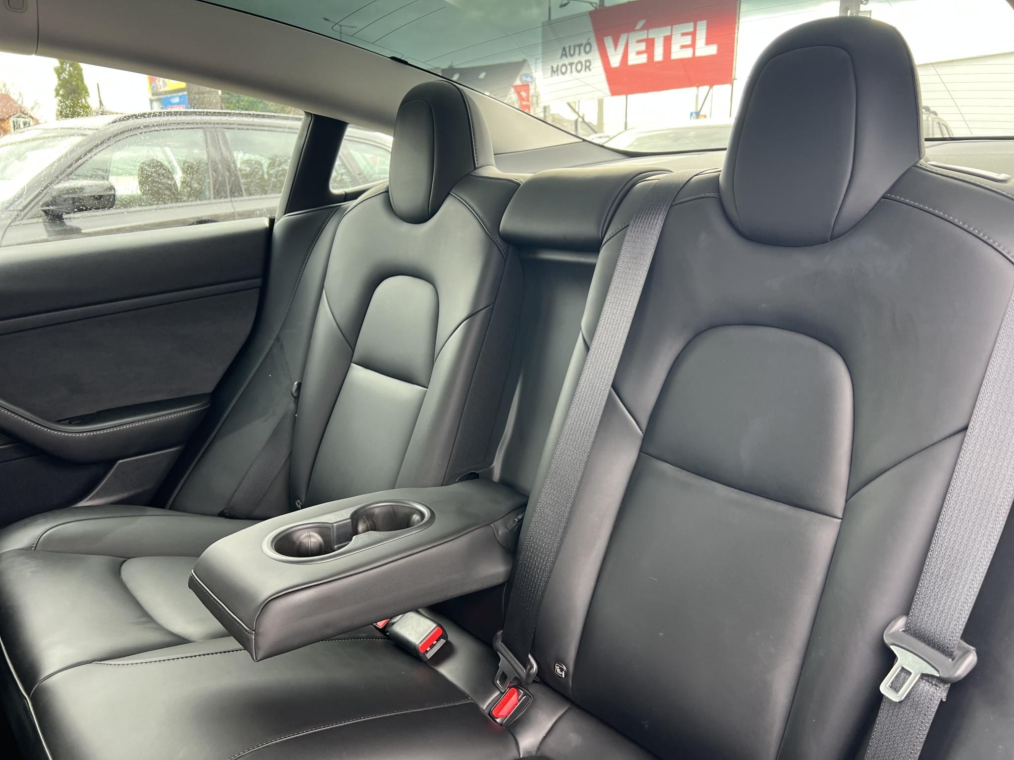 TESLA MODEL 3 Long Range AWD (Automata) 63e km. mátrix LED. hőszivattyú. garanciális. kitűnő állapot!