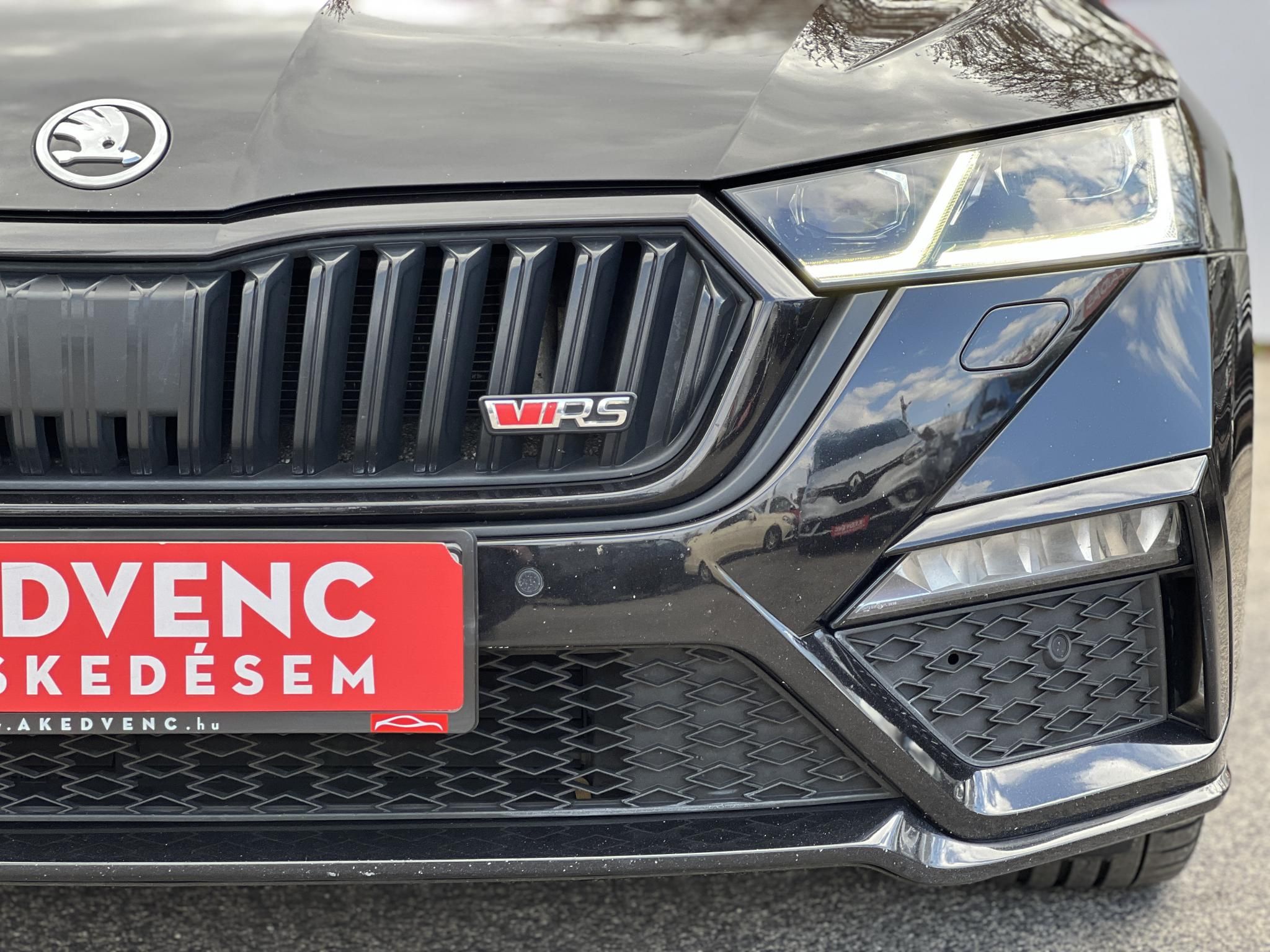 SKODA OCTAVIA Combi 2.0 TDI SCR RS DSG Magyarországi. Gyári fényezés. Végig vezetett szervizkönyv!