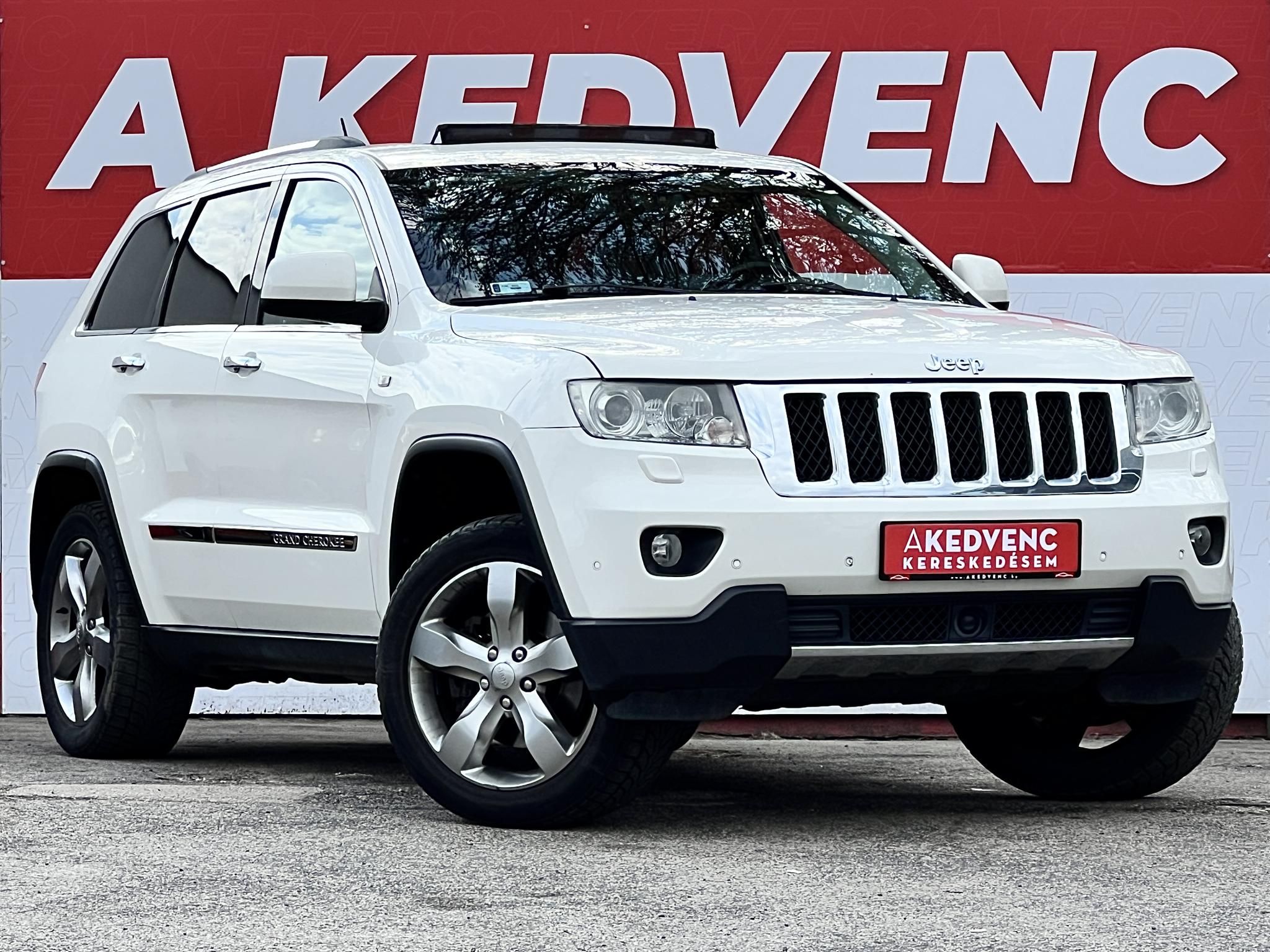 JEEP GRAND CHEROKEE 3.0 V6 CRD Overland (Automata) Xenon Memória Üléshűtés Panorámatető Vonóhorog Friss vizsga!