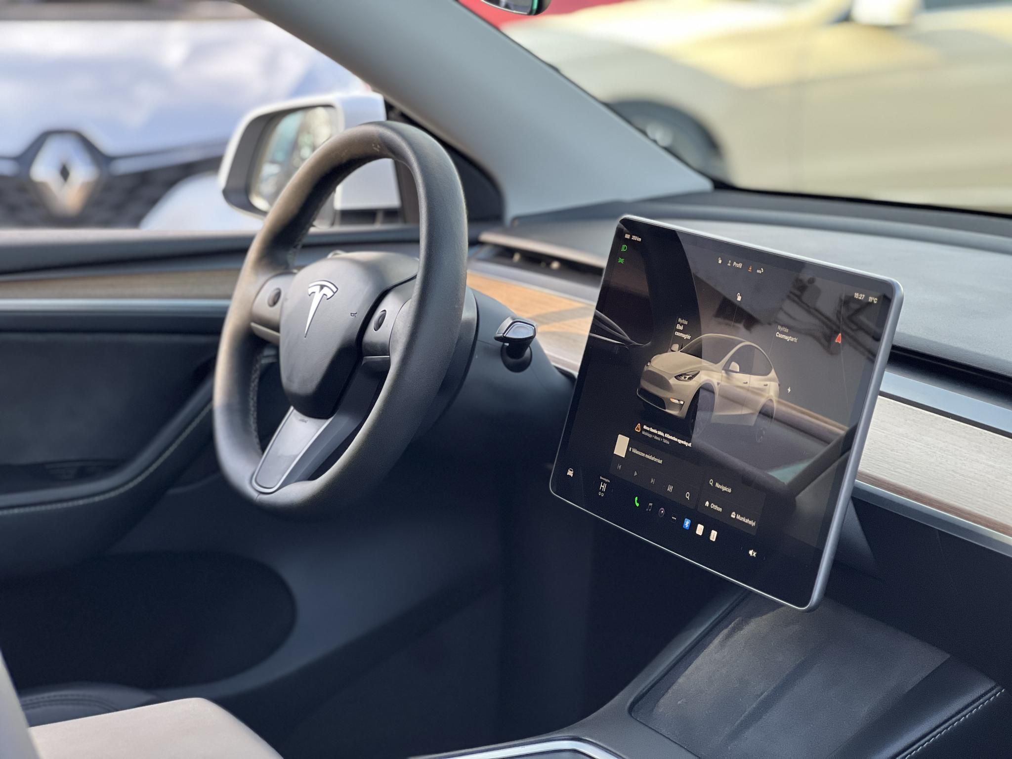 TESLA MODEL Y Performance AWD (Automata) 63e km. AMD Ryzen. mátrix LED. hőszivattyú. garanciális 2030-ig!