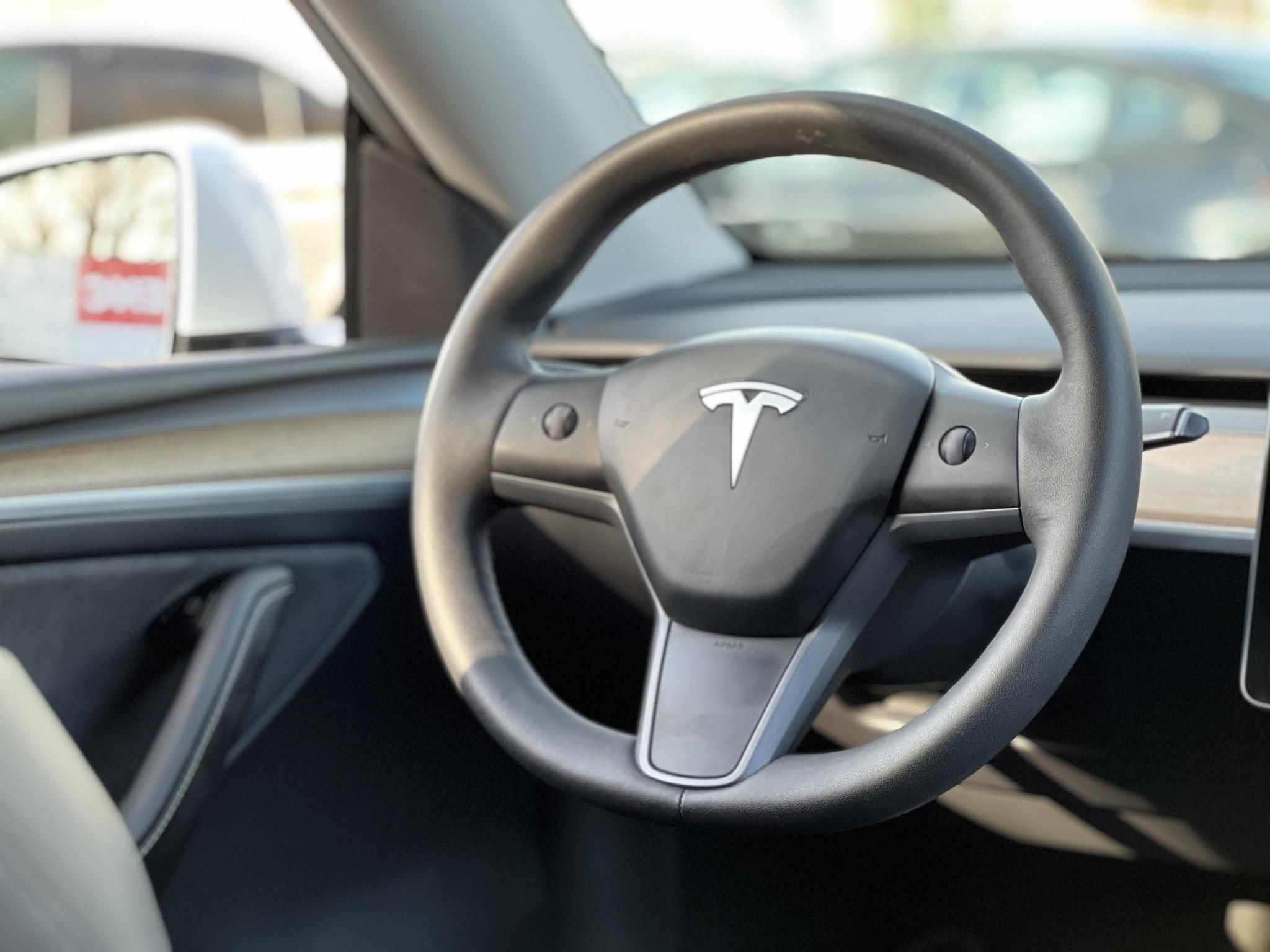 TESLA MODEL Y Performance AWD (Automata) 63e km. AMD Ryzen. mátrix LED. hőszivattyú. garanciális 2030-ig!