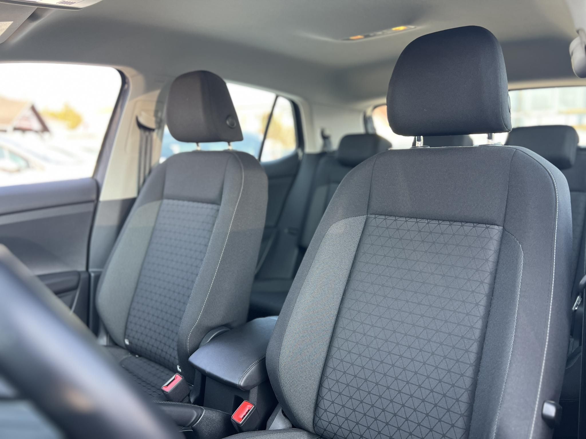 VOLKSWAGEN T-CROSS 1.0 TSI Life 24e km. M.o.-i. sérülésmentes. kifogástalan állapot. CARPLAY!