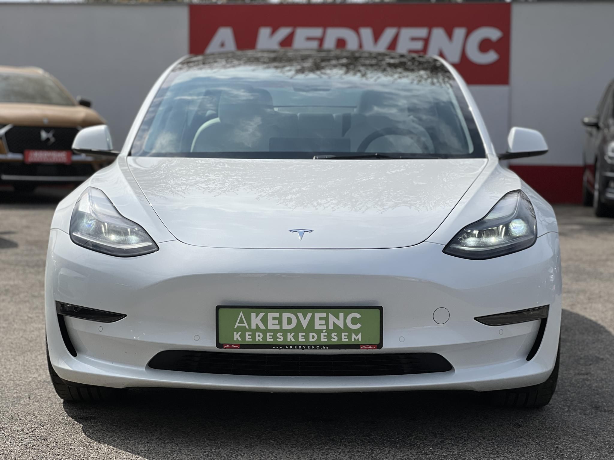 TESLA MODEL 3 Performance AWD (Automata) 103e km. FEHÉR BELSŐ. mátrix LED. hőszivattyú. garanciális!