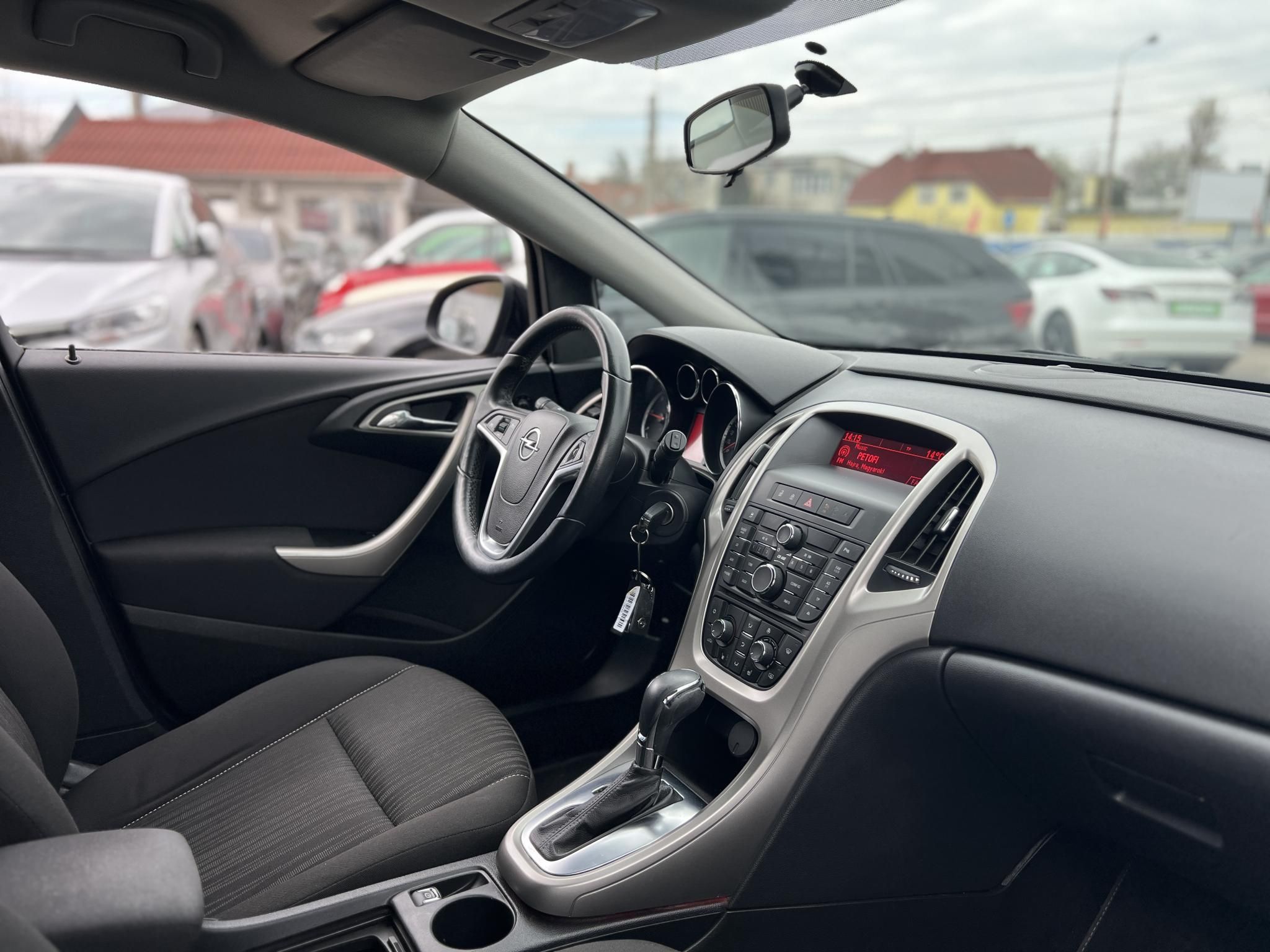 OPEL ASTRA Sports Tourer 2.0 CDTI Sport Tempomat Digitklíma Tolatóradar Multikormány Ülésfűtés