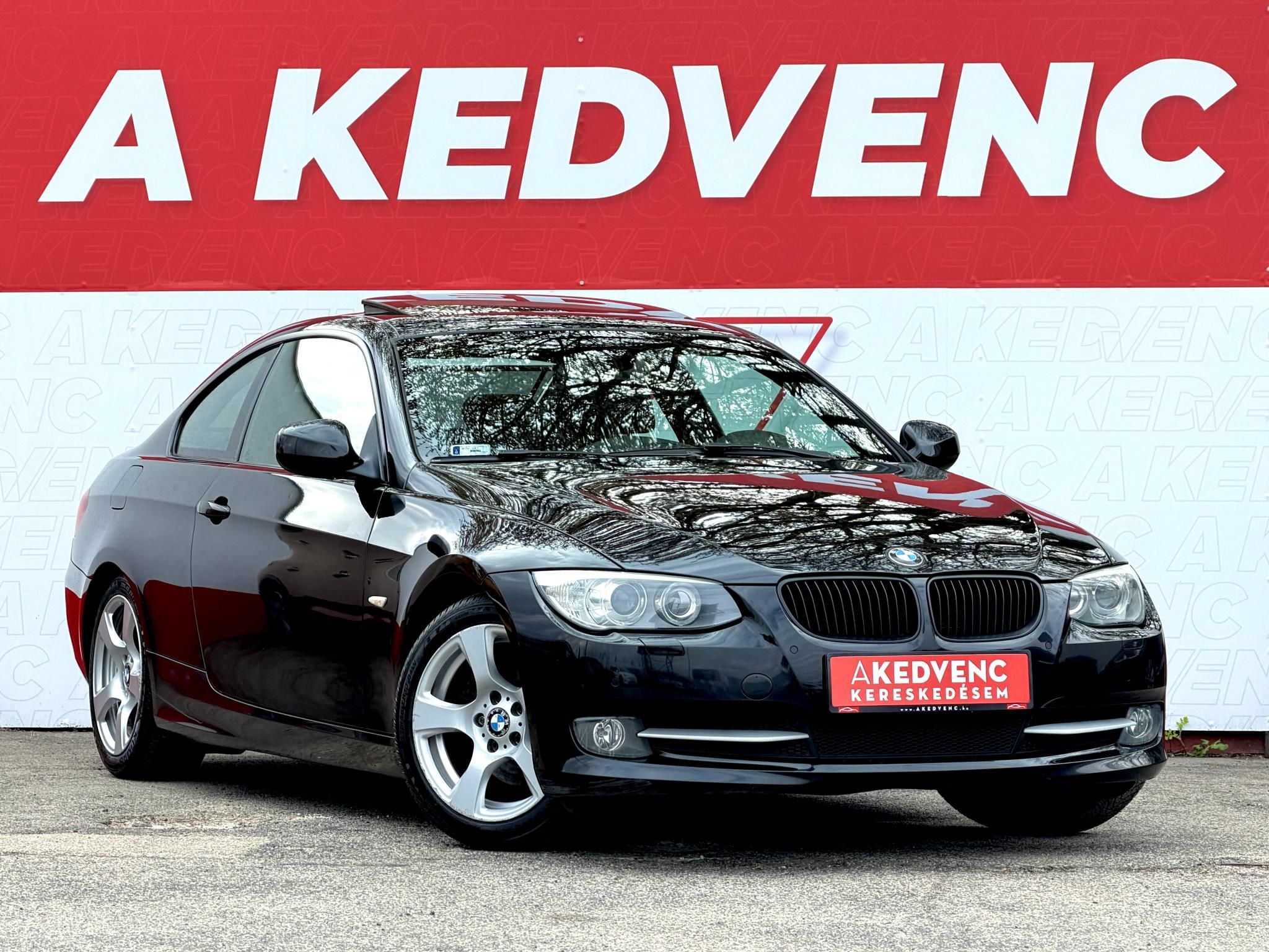 BMW 320d Napfénytető Xenon Ülésfűtés Combtámasz Navi PDC