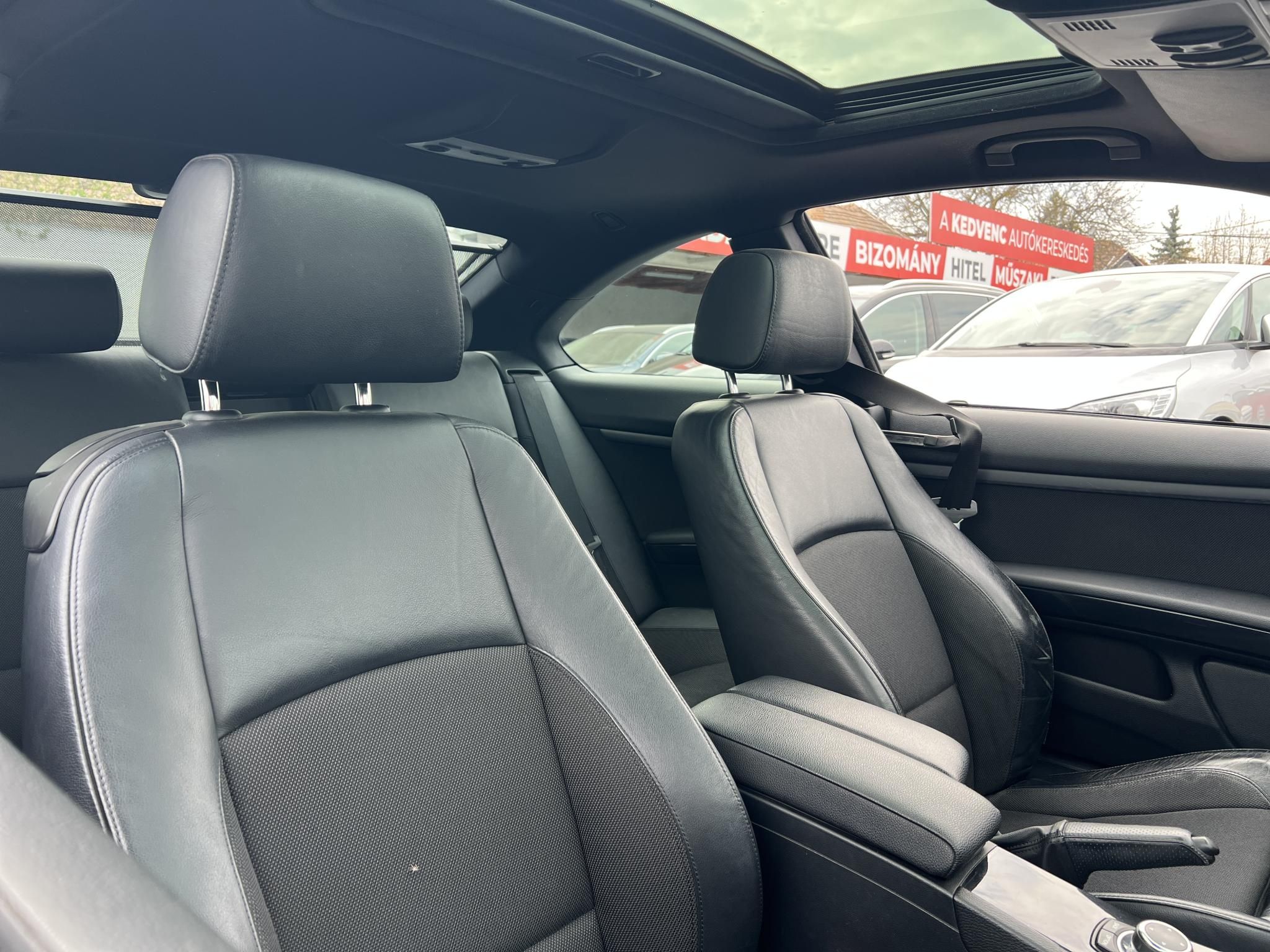 BMW 320d Napfénytető Xenon Ülésfűtés Combtámasz Navi PDC