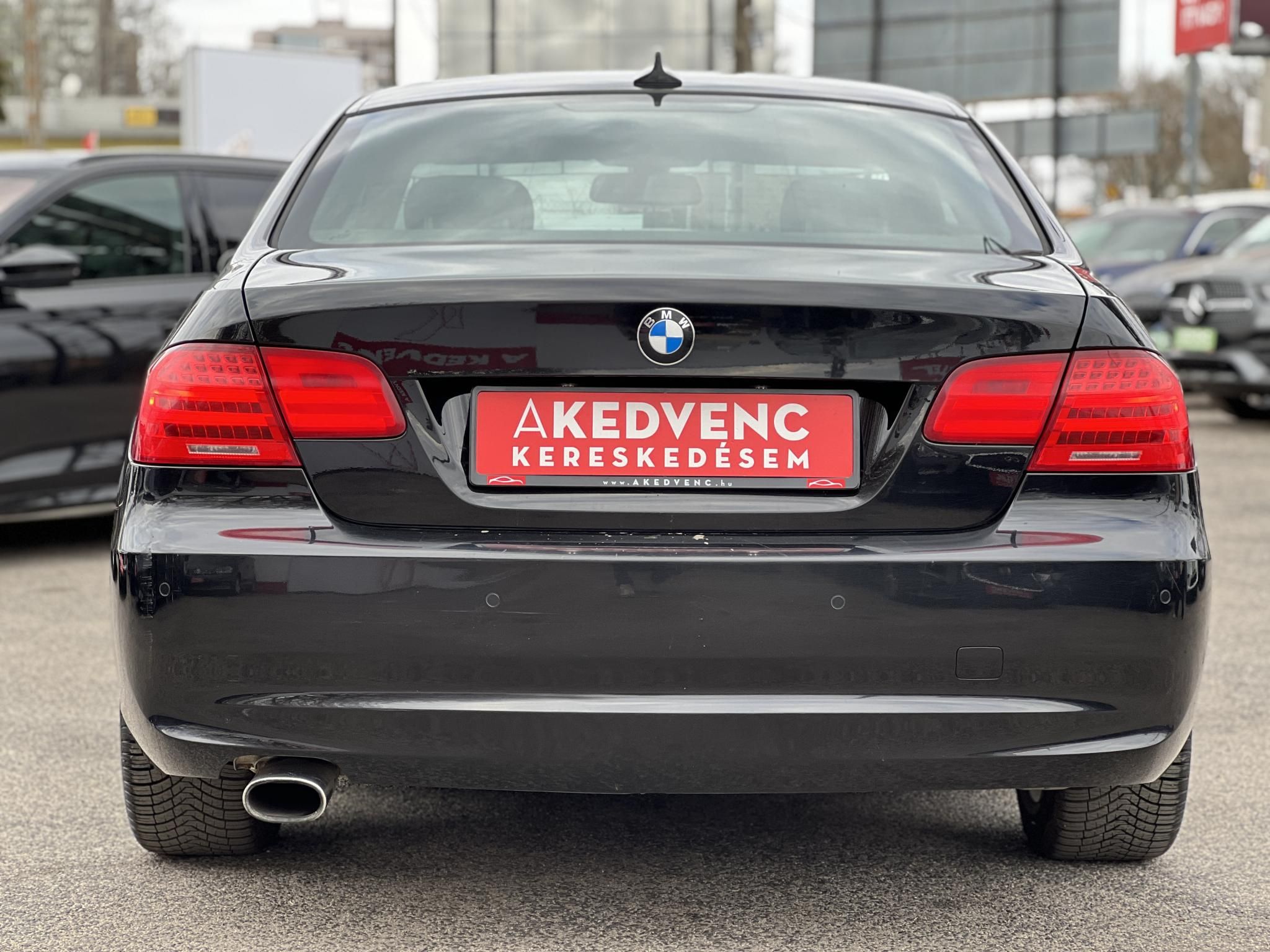 BMW 320d Napfénytető Xenon Ülésfűtés Combtámasz Navi PDC