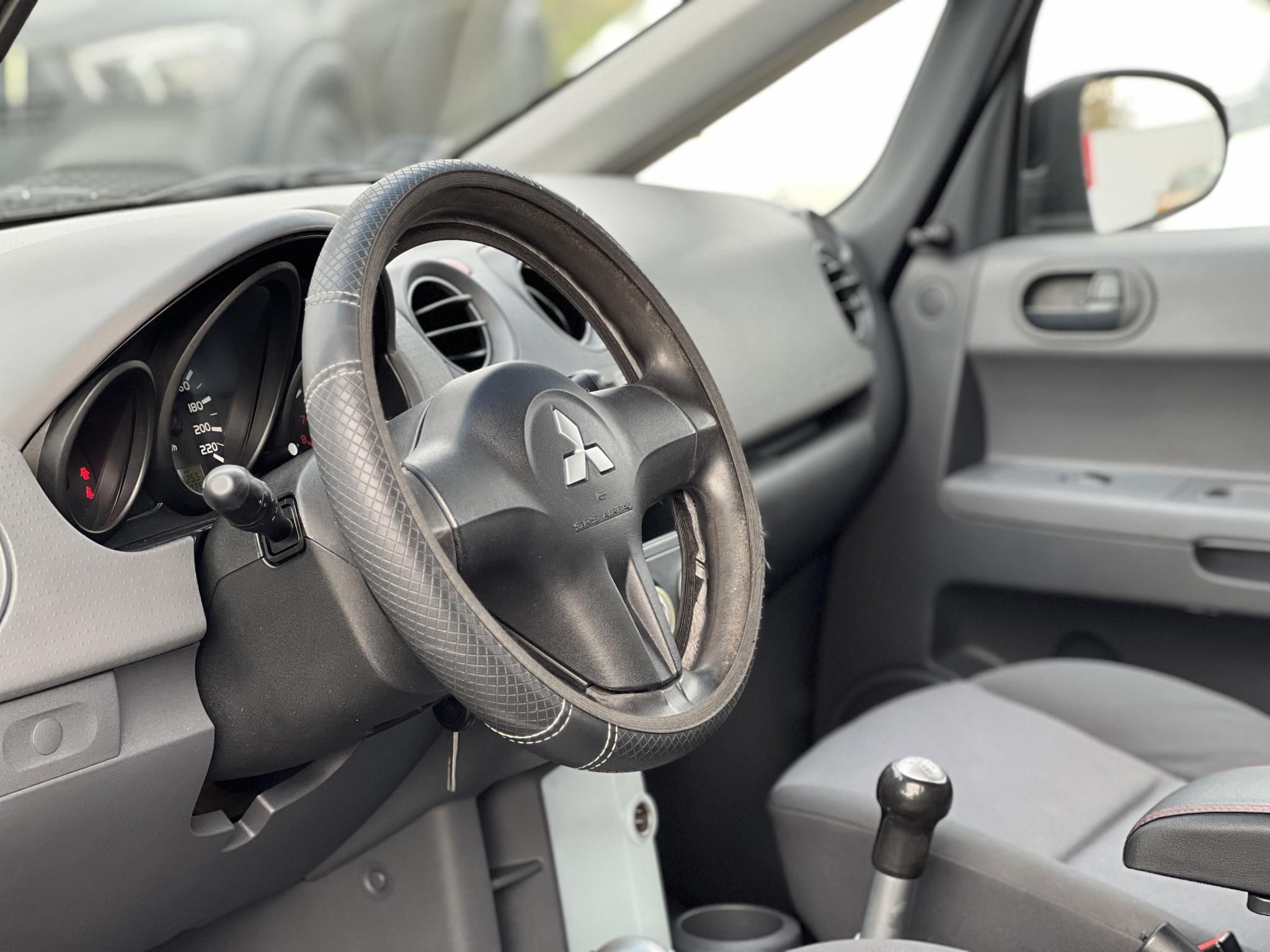 MITSUBISHI COLT 1.3 Inform AC