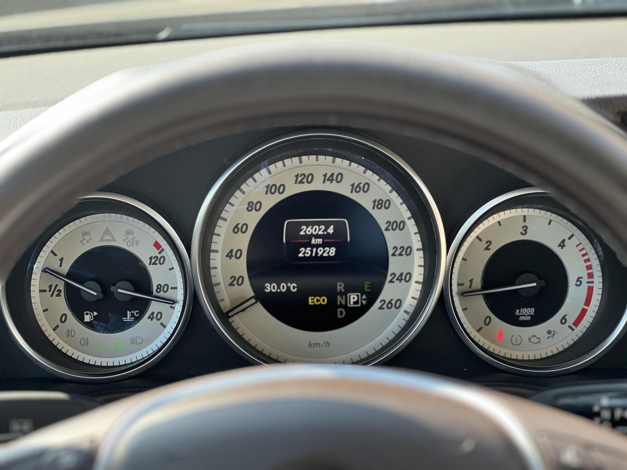 MERCEDES-BENZ E 250 CDI 4Matic Elegance (Automata) Magyarországi. világos belső. harman/kardon. magas felszereltség!