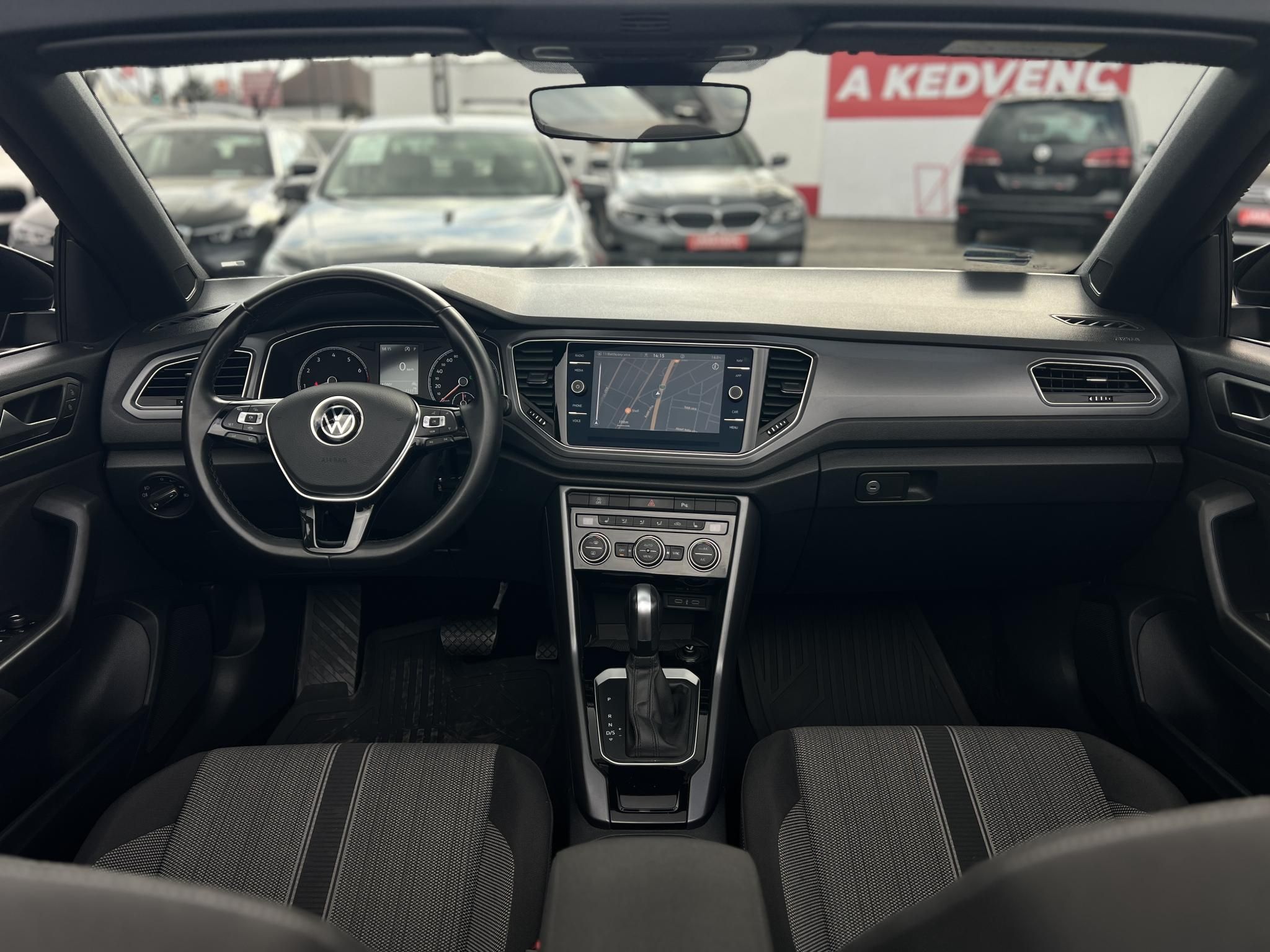 VOLKSWAGEN T-ROC Cabrio 1.5 TSI ACT Style DSG 39e km. Magyarországi. Márkaszervizelt. Újszerű állapot!