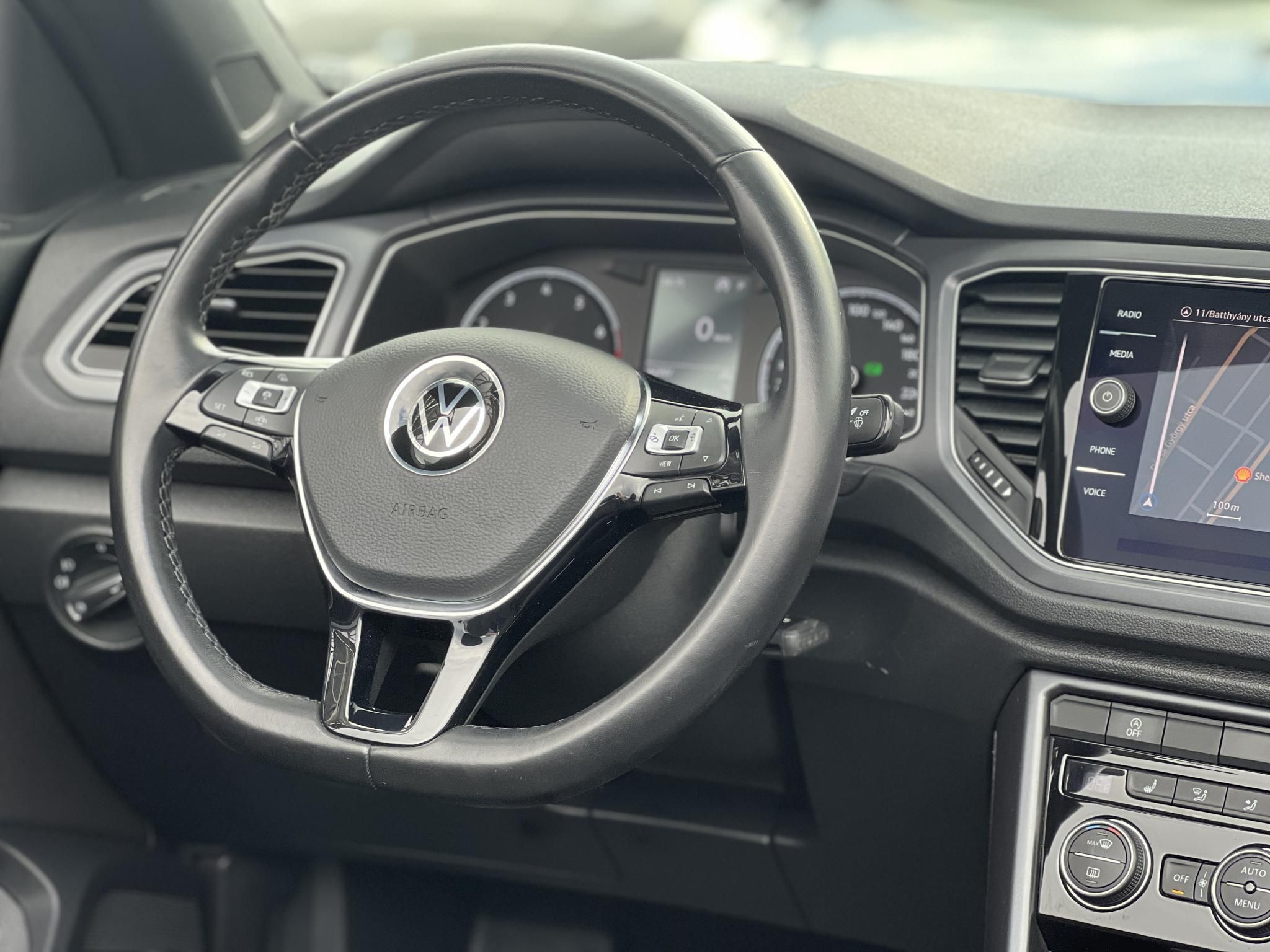 VOLKSWAGEN T-ROC Cabrio 1.5 TSI ACT Style DSG 39e km. Magyarországi. Márkaszervizelt. Újszerű állapot!