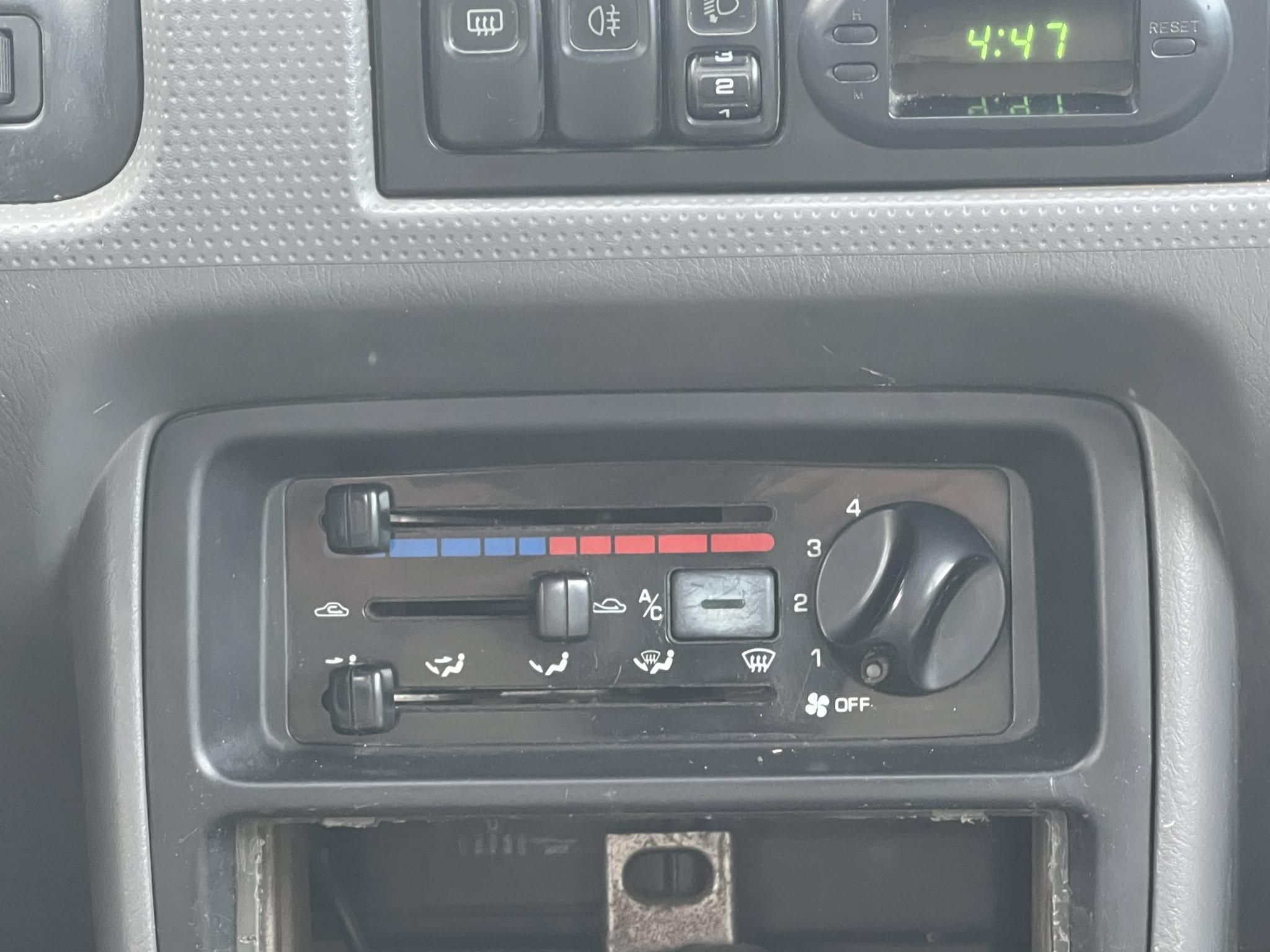 MAZDA DEMIO 1.3i GLX Comfort klíma. szervokormány. elektromos tükrök. 2027.11-ig műszaki