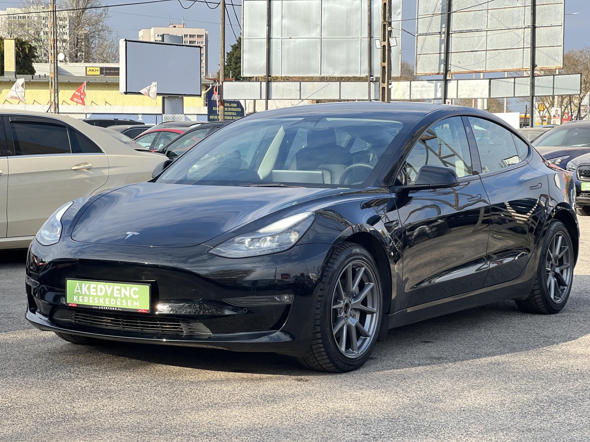 TESLA MODEL 3 Long Range AWD (Automata) 106e km. EAP. mátrix LED. hőszivattyú. premium hifi. garanciális!