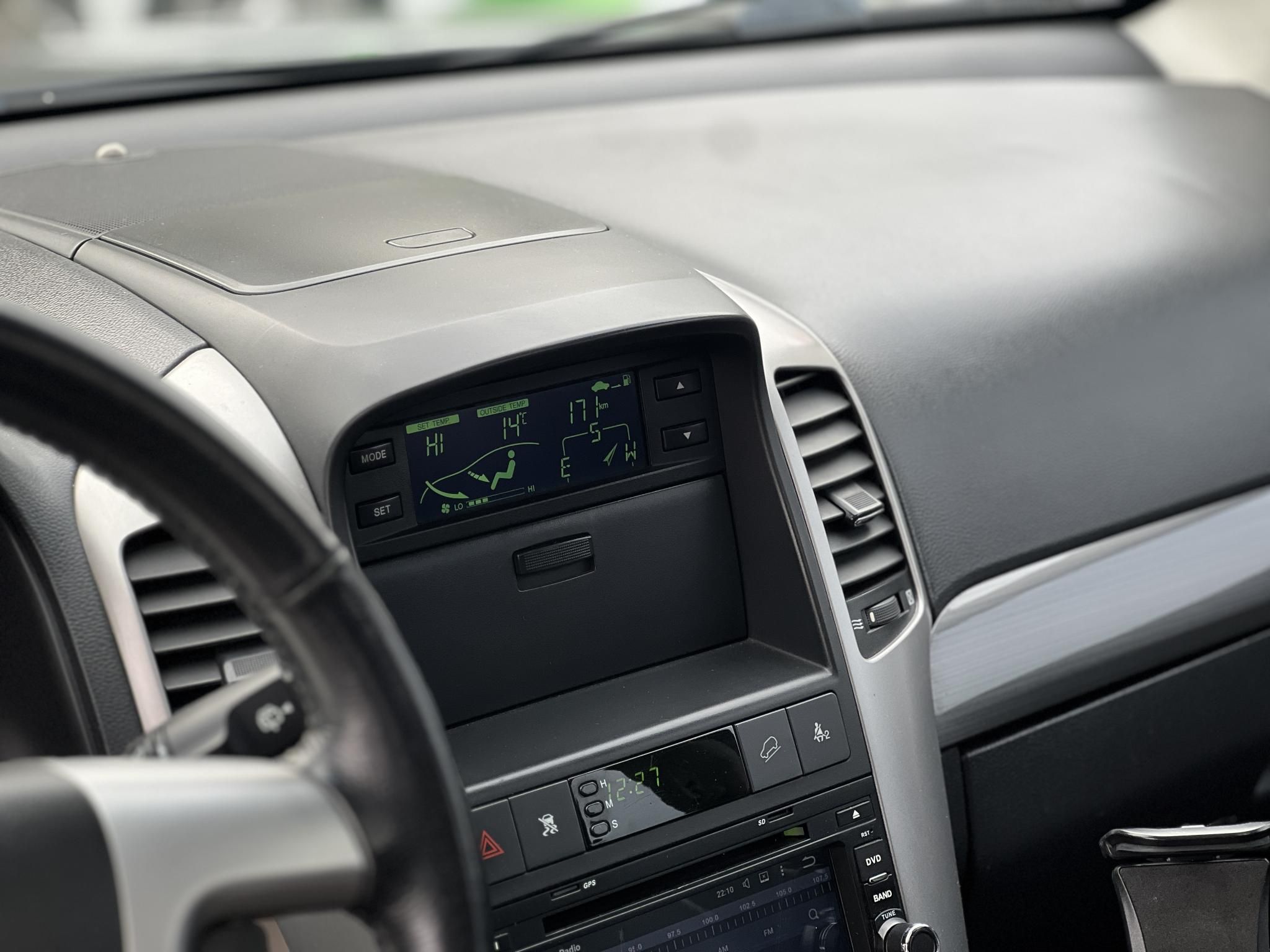 CHEVROLET CAPTIVA 3.2 V6 LT High (Automata) (7 személyes ) Klíma Tempomat Bluetooth Téli/nyári garnitúra!