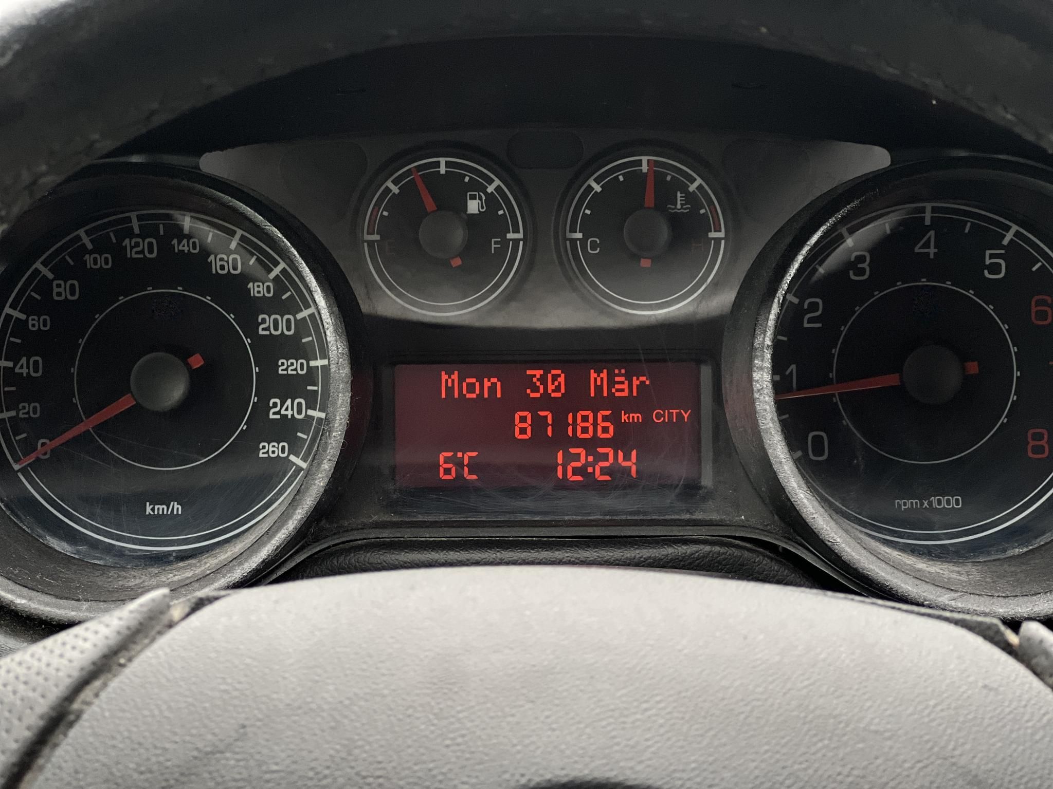 FIAT BRAVO 1.4 16V Active Magyarországon vásárolt. 1. tulajdonostól. végig vezetett szervízkönyv. 87e Km