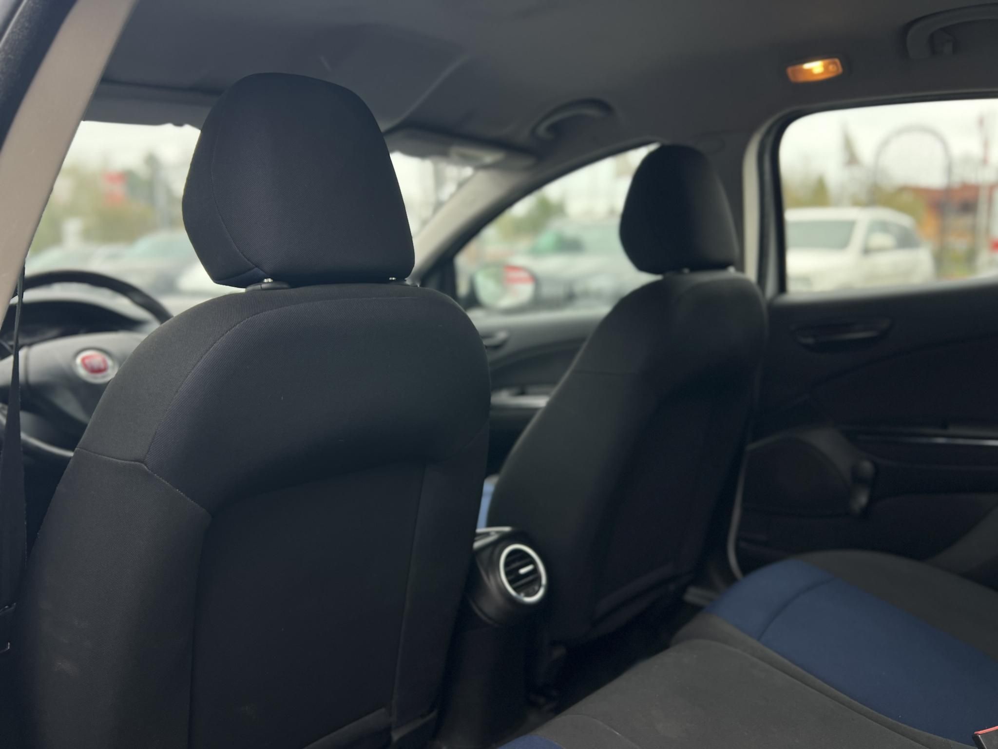 FIAT BRAVO 1.4 16V Active Magyarországon vásárolt. 1. tulajdonostól. végig vezetett szervízkönyv. 87e Km