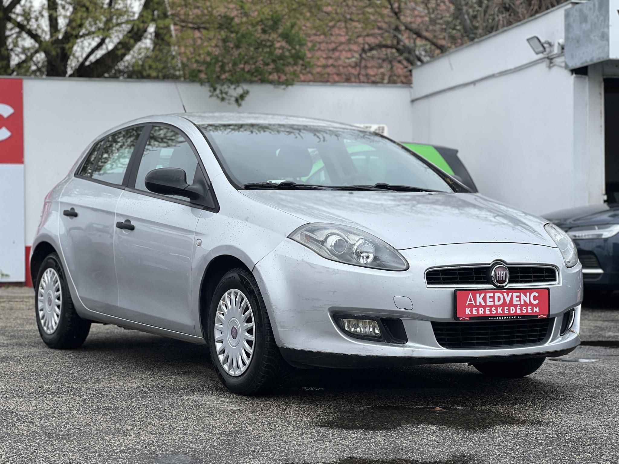 FIAT BRAVO 1.4 16V Active Magyarországon vásárolt. 1. tulajdonostól. végig vezetett szervízkönyv. 87e Km