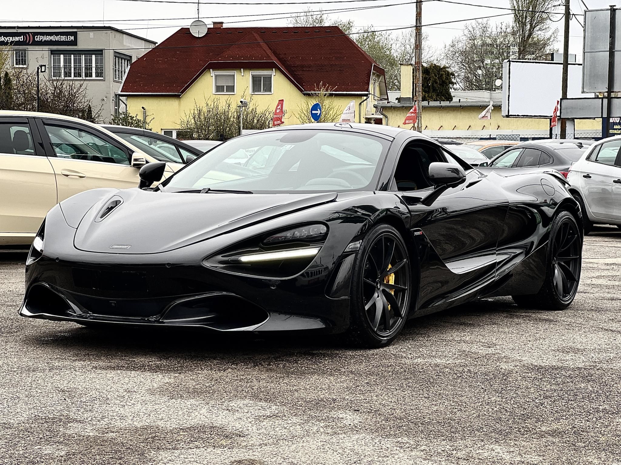 MCLAREN 720S Alcantara belső. carbon pack. Bowers&Wilkins hangrendszer