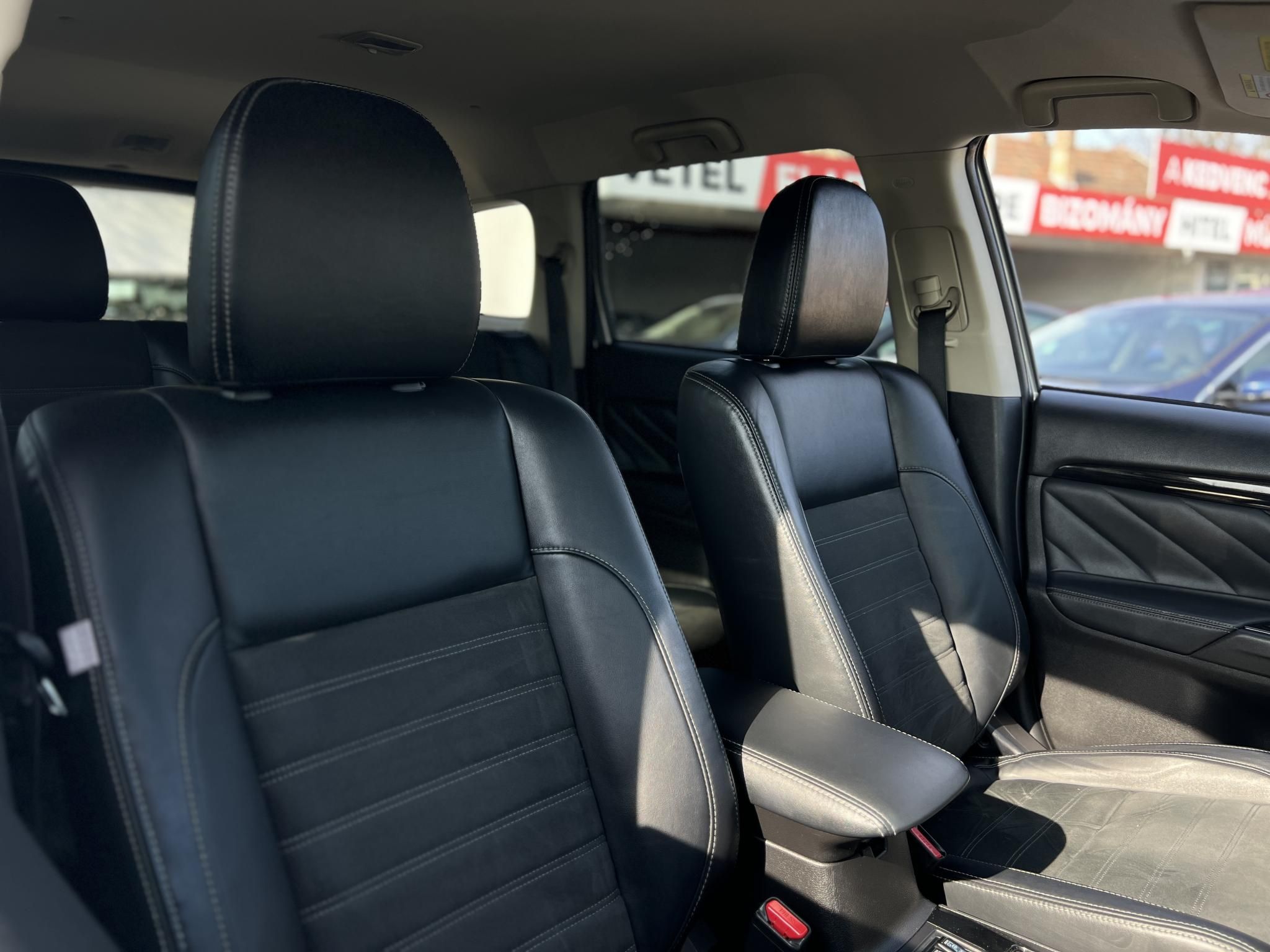 MITSUBISHI OUTLANDER 2.0 PHEV Intense Plus 4WD CVT