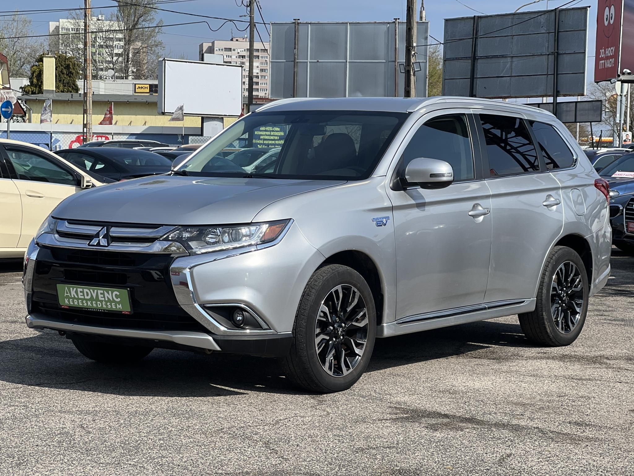 MITSUBISHI OUTLANDER 2.0 PHEV Intense Plus 4WD CVT