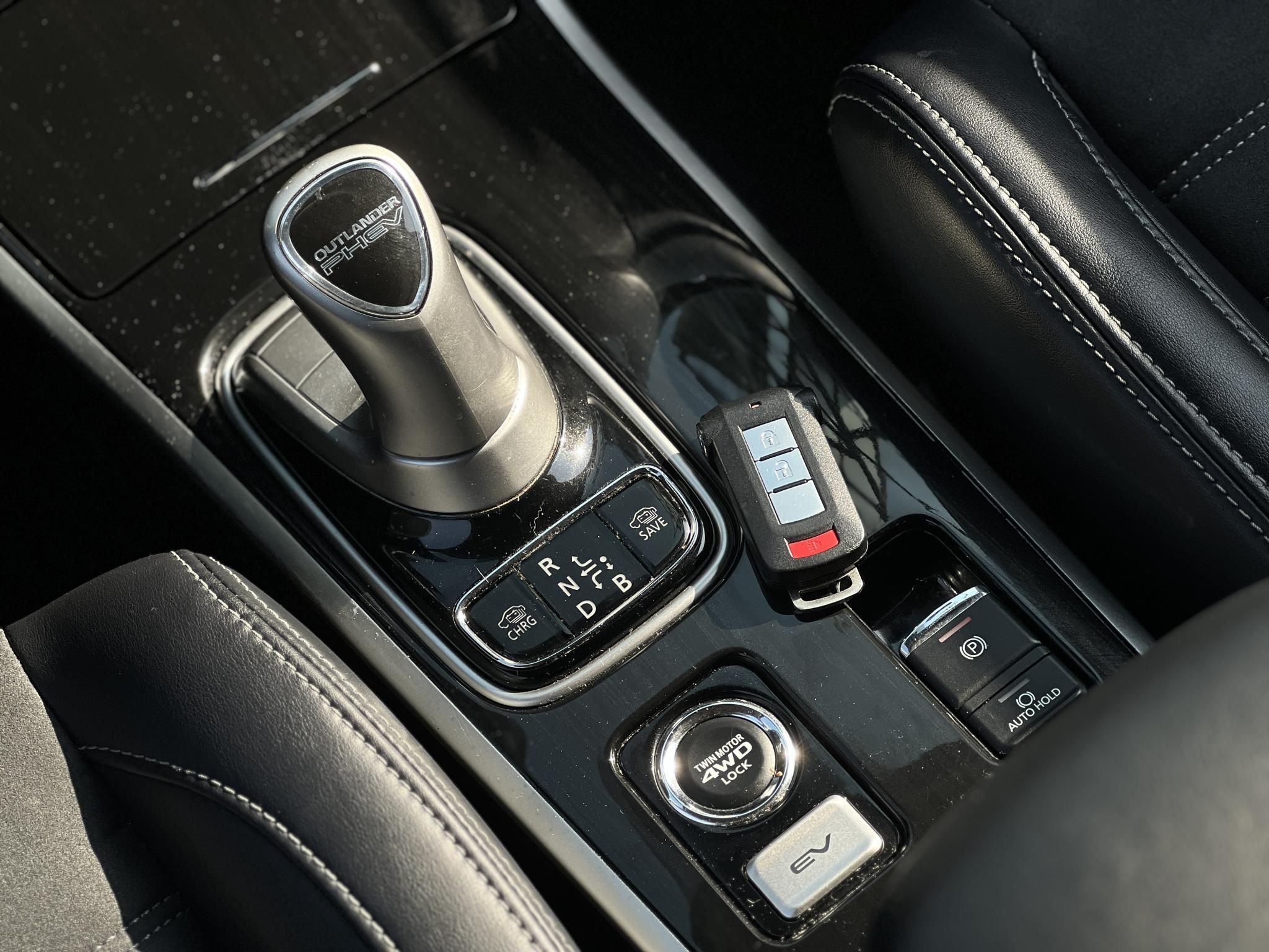 MITSUBISHI OUTLANDER 2.0 PHEV Intense Plus 4WD CVT