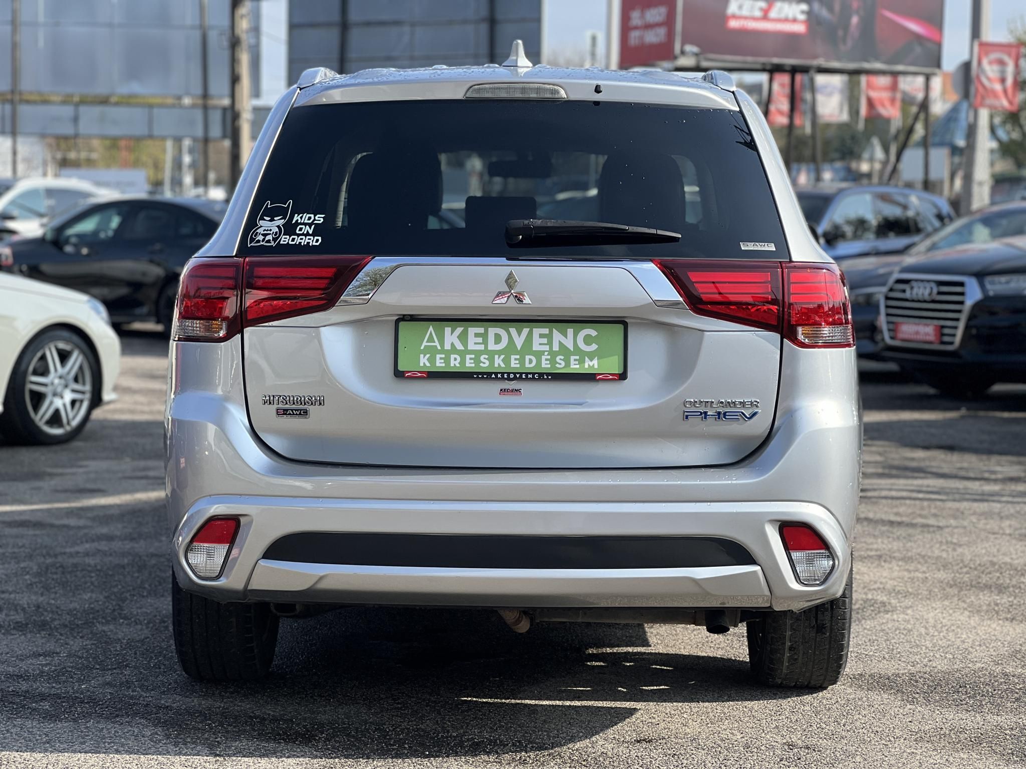MITSUBISHI OUTLANDER 2.0 PHEV Intense Plus 4WD CVT