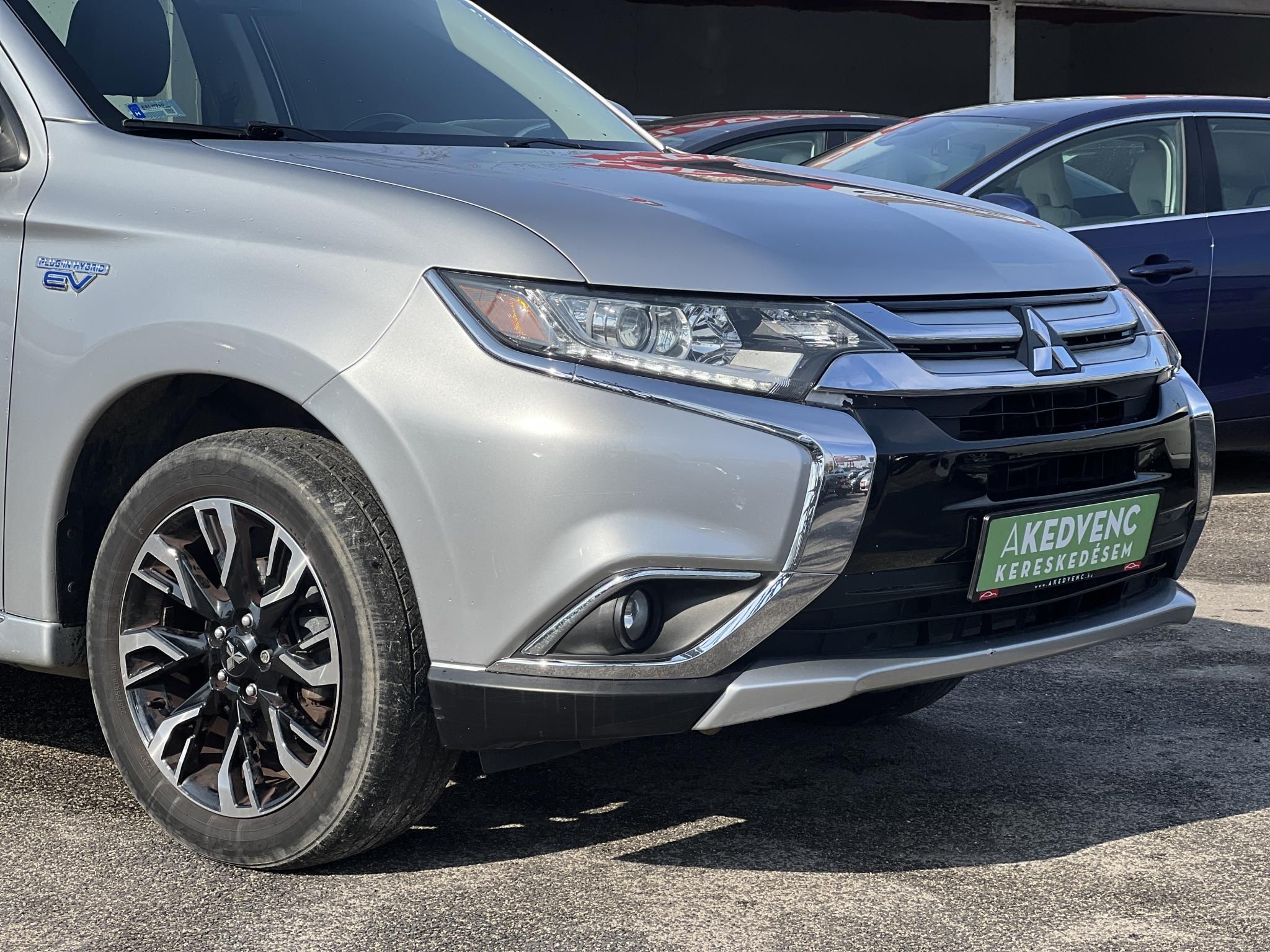 MITSUBISHI OUTLANDER 2.0 PHEV Intense Plus 4WD CVT