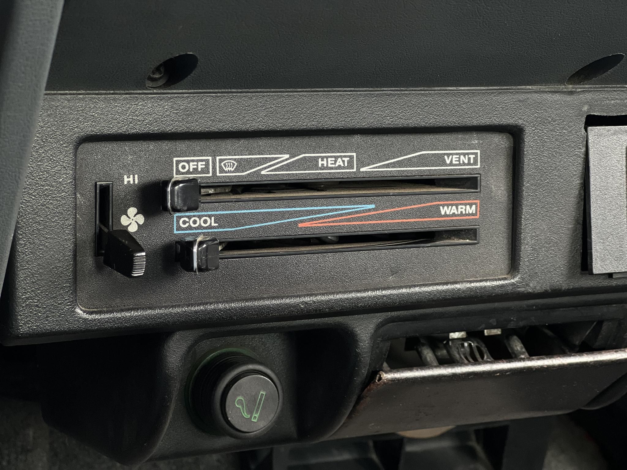 JEEP WRANGLER Hard Top 2.5 Nagyon szép karosszéria. európai kivitel. karbantartott