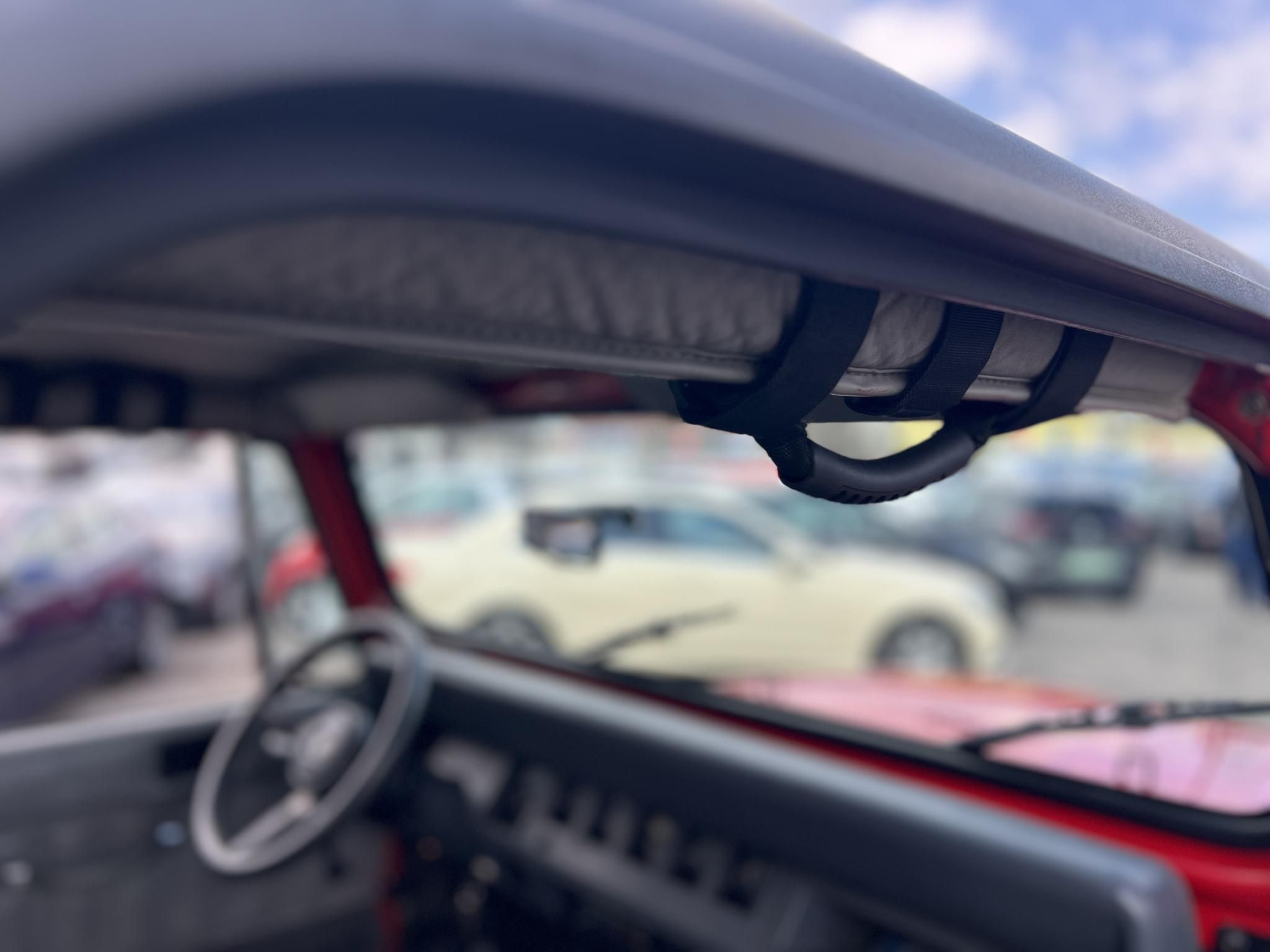 JEEP WRANGLER Hard Top 2.5 Nagyon szép karosszéria. európai kivitel. karbantartott