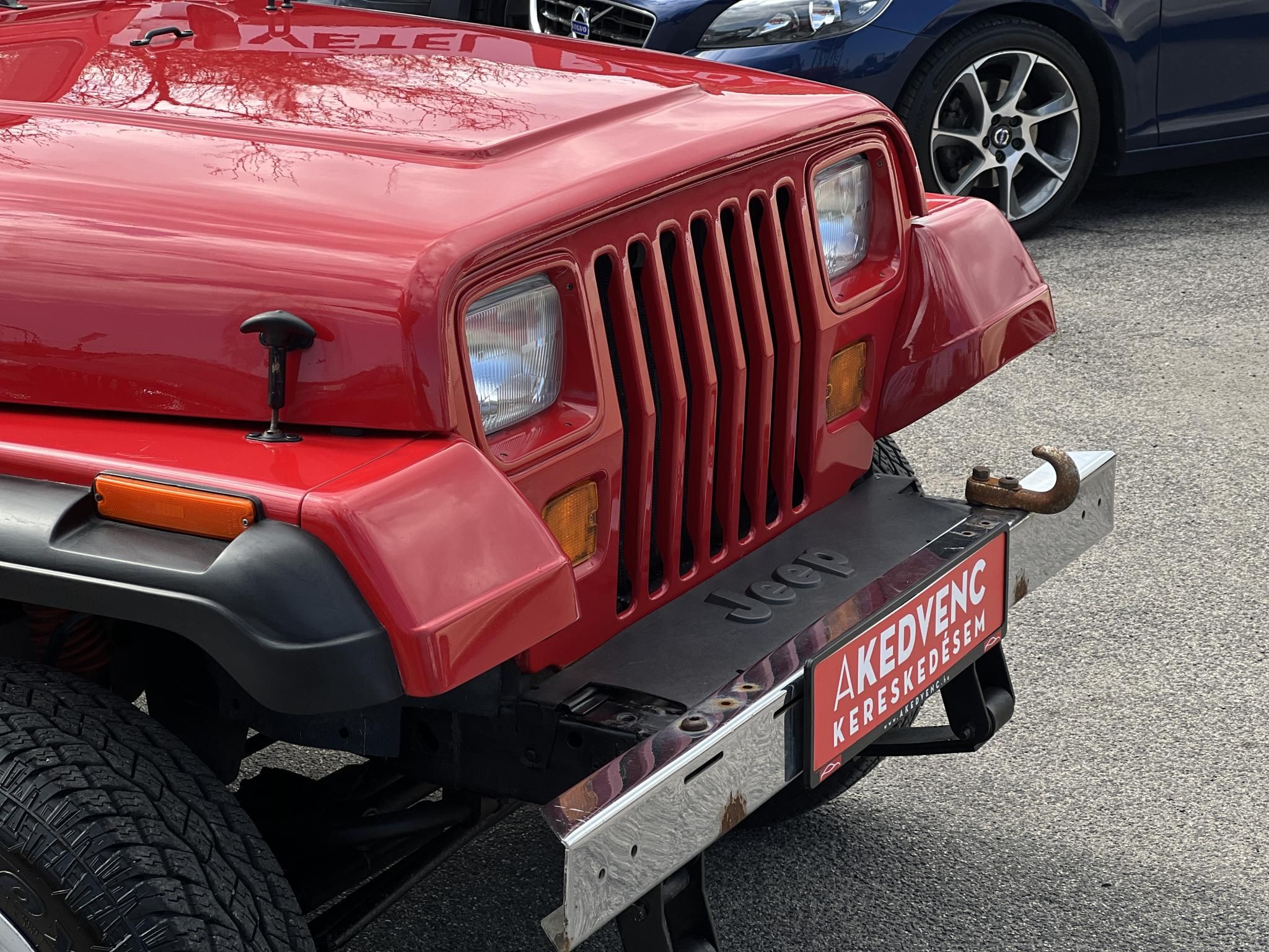 JEEP WRANGLER Hard Top 2.5 Nagyon szép karosszéria. európai kivitel. karbantartott