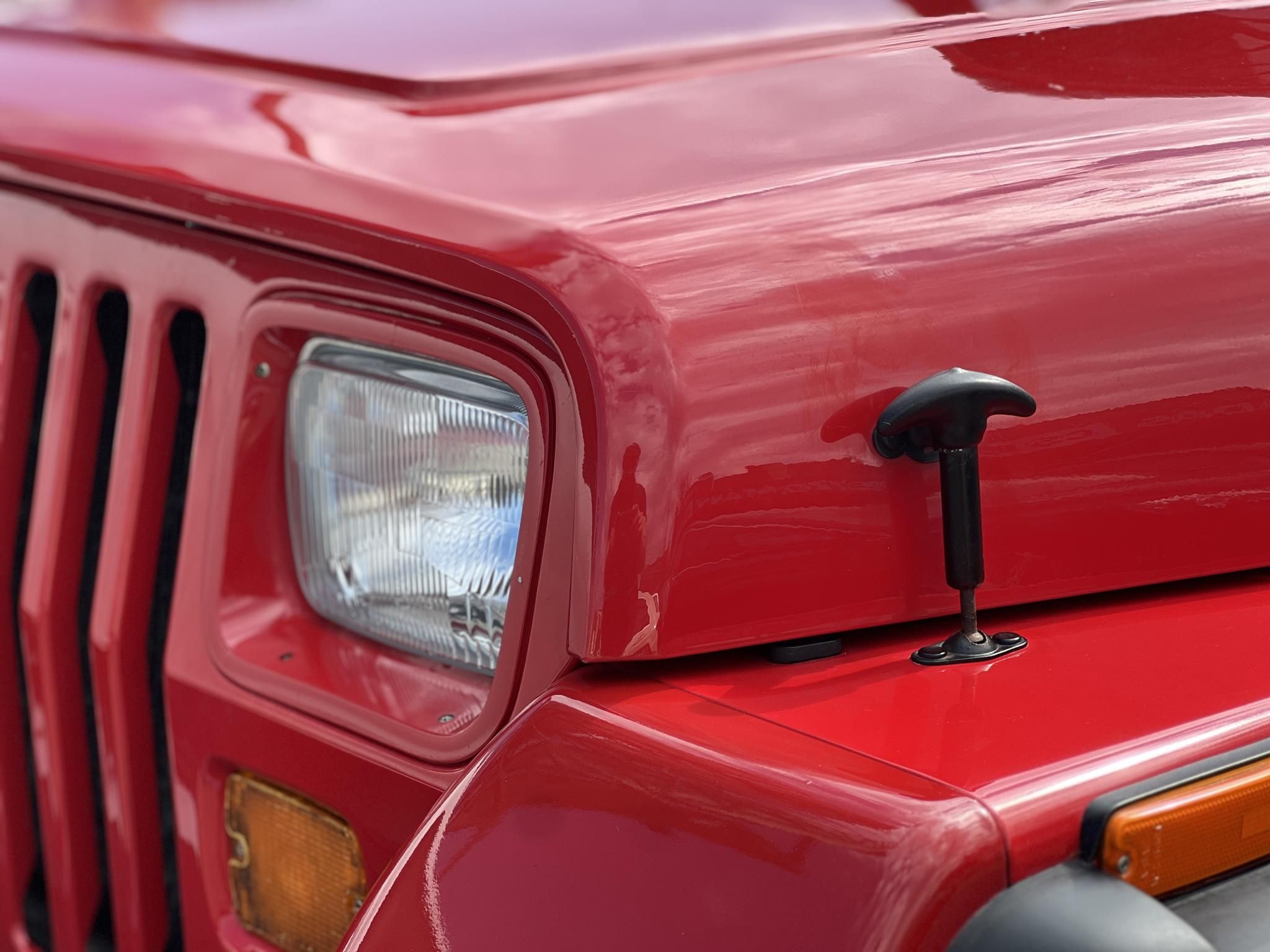 JEEP WRANGLER Hard Top 2.5 Nagyon szép karosszéria. európai kivitel. karbantartott