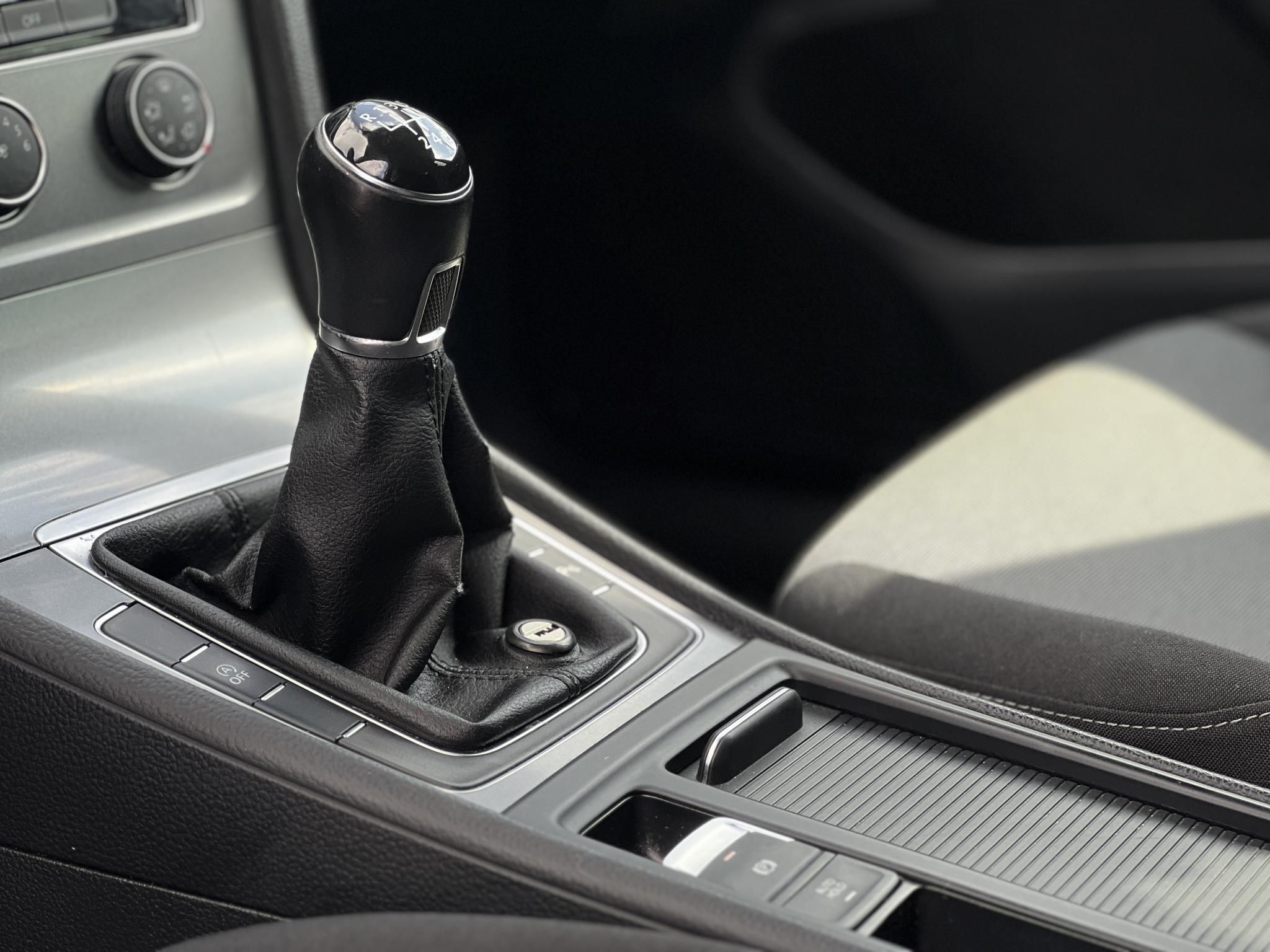 VOLKSWAGEN GOLF VII Variant 1.4 TSi BMT Comfortline Balesetmentes. végig vezetett szervíz. magyarországi 1. tulajtól