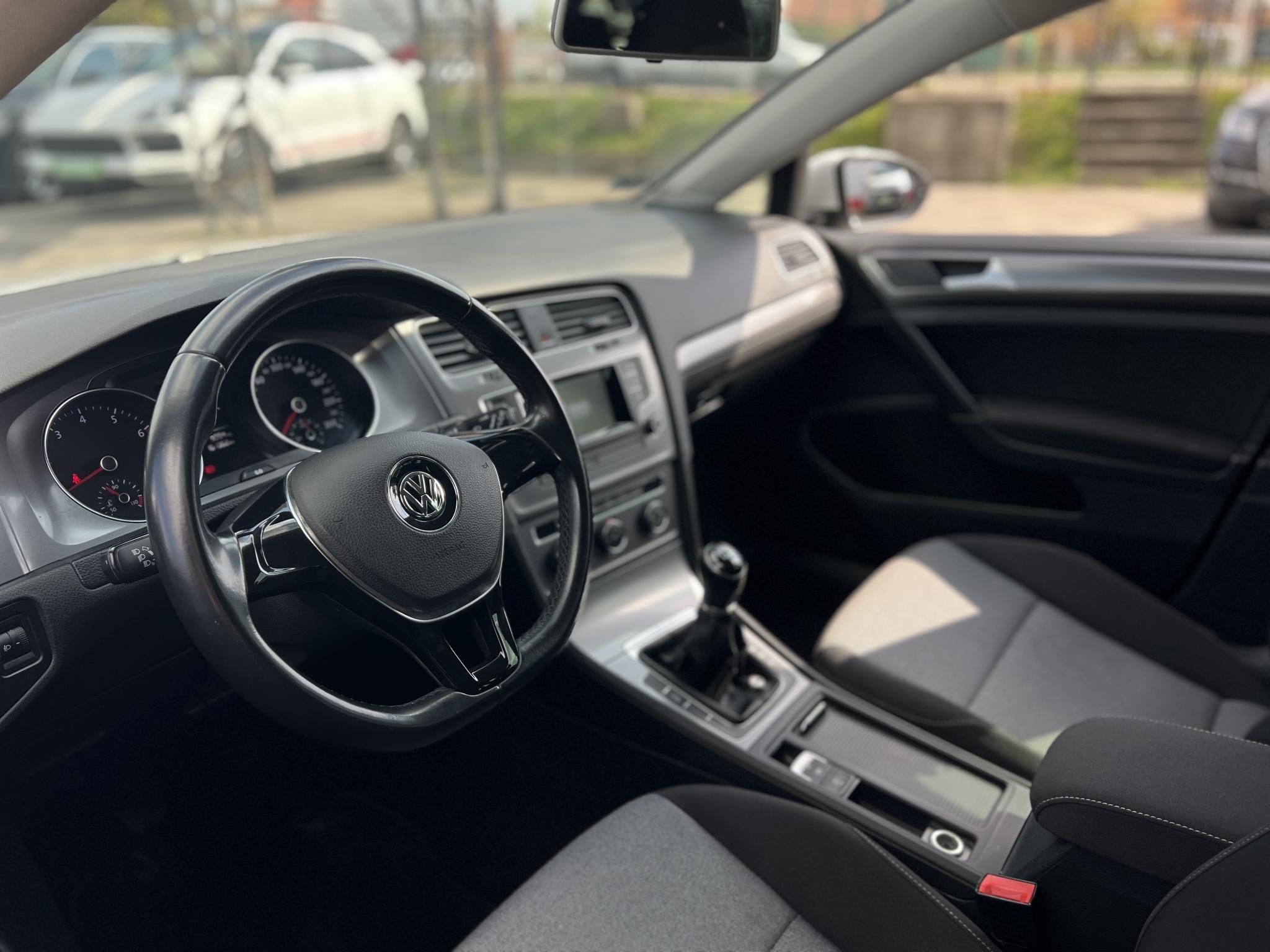 VOLKSWAGEN GOLF VII Variant 1.4 TSi BMT Comfortline Balesetmentes. végig vezetett szervíz. magyarországi 1. tulajtól