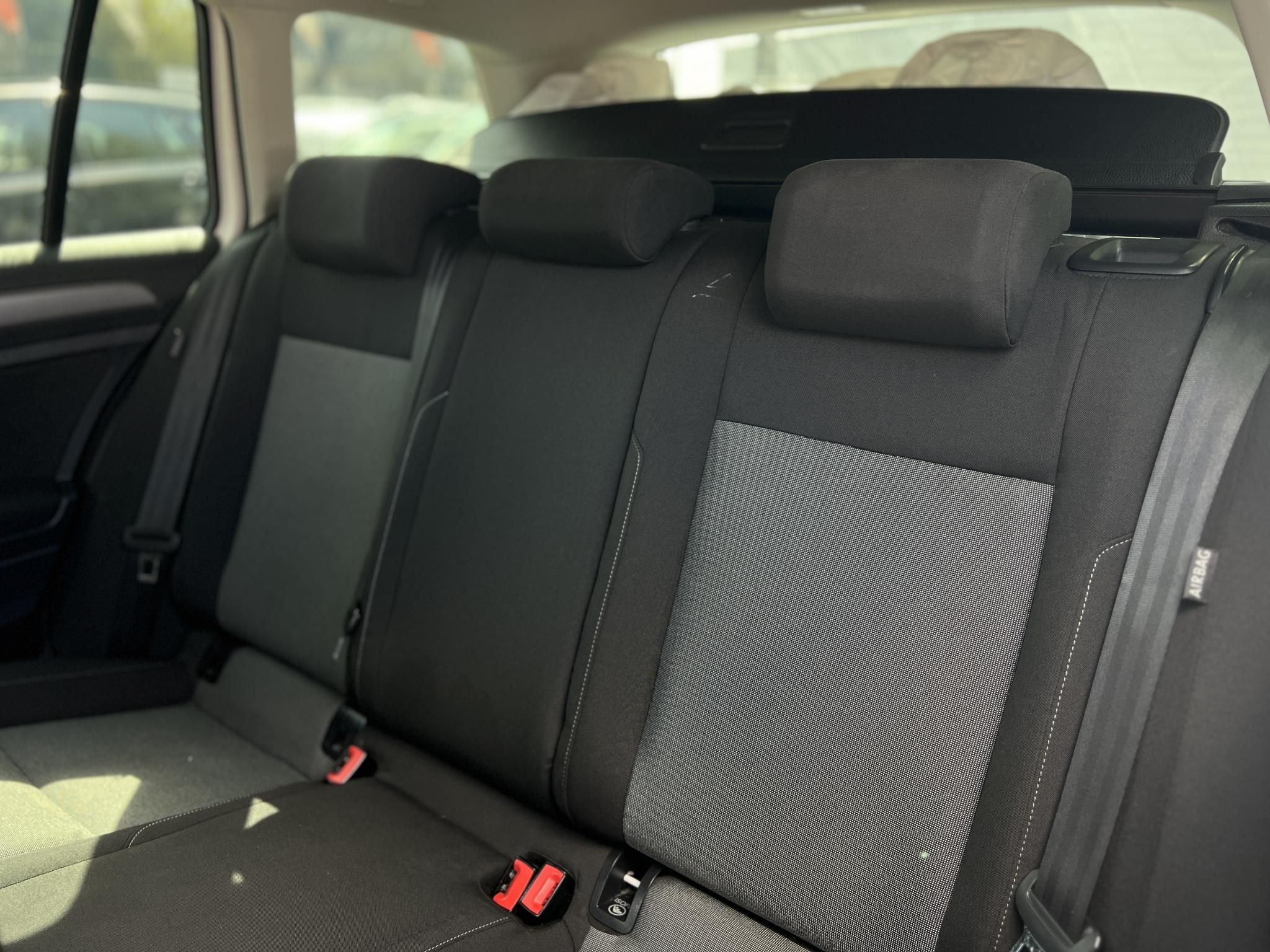 VOLKSWAGEN GOLF VII Variant 1.4 TSi BMT Comfortline Balesetmentes. végig vezetett szervíz. magyarországi 1. tulajtól