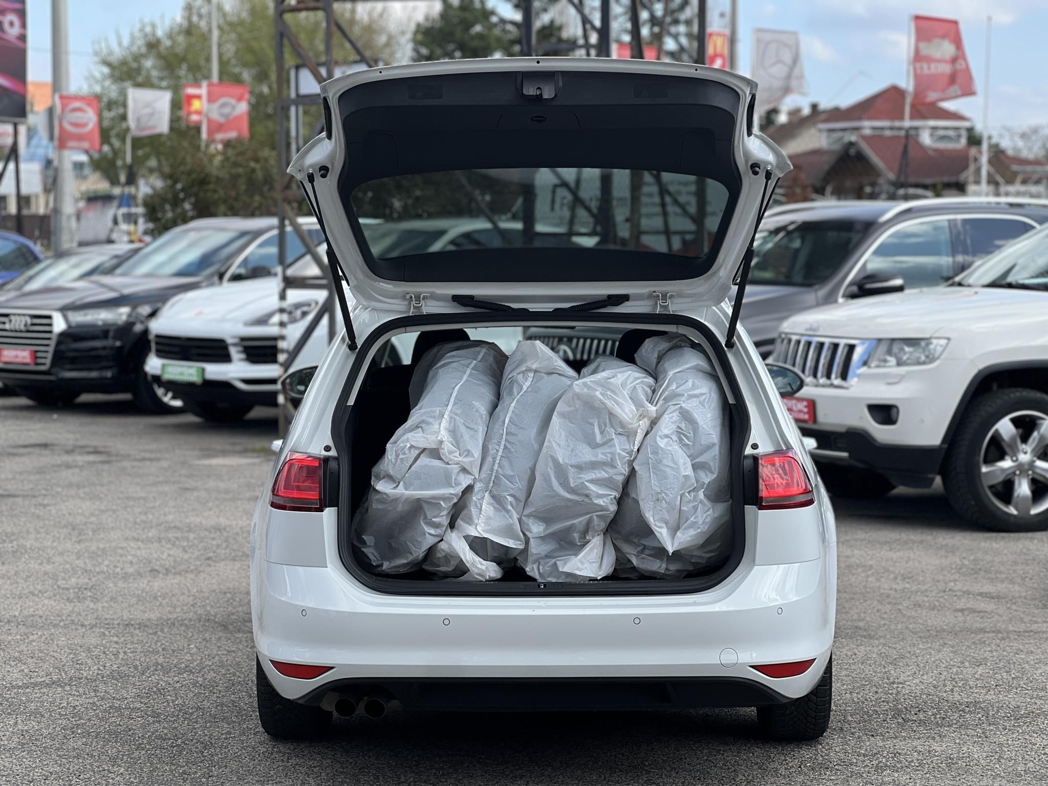 VOLKSWAGEN GOLF VII Variant 1.4 TSi BMT Comfortline Balesetmentes. végig vezetett szervíz. magyarországi 1. tulajtól