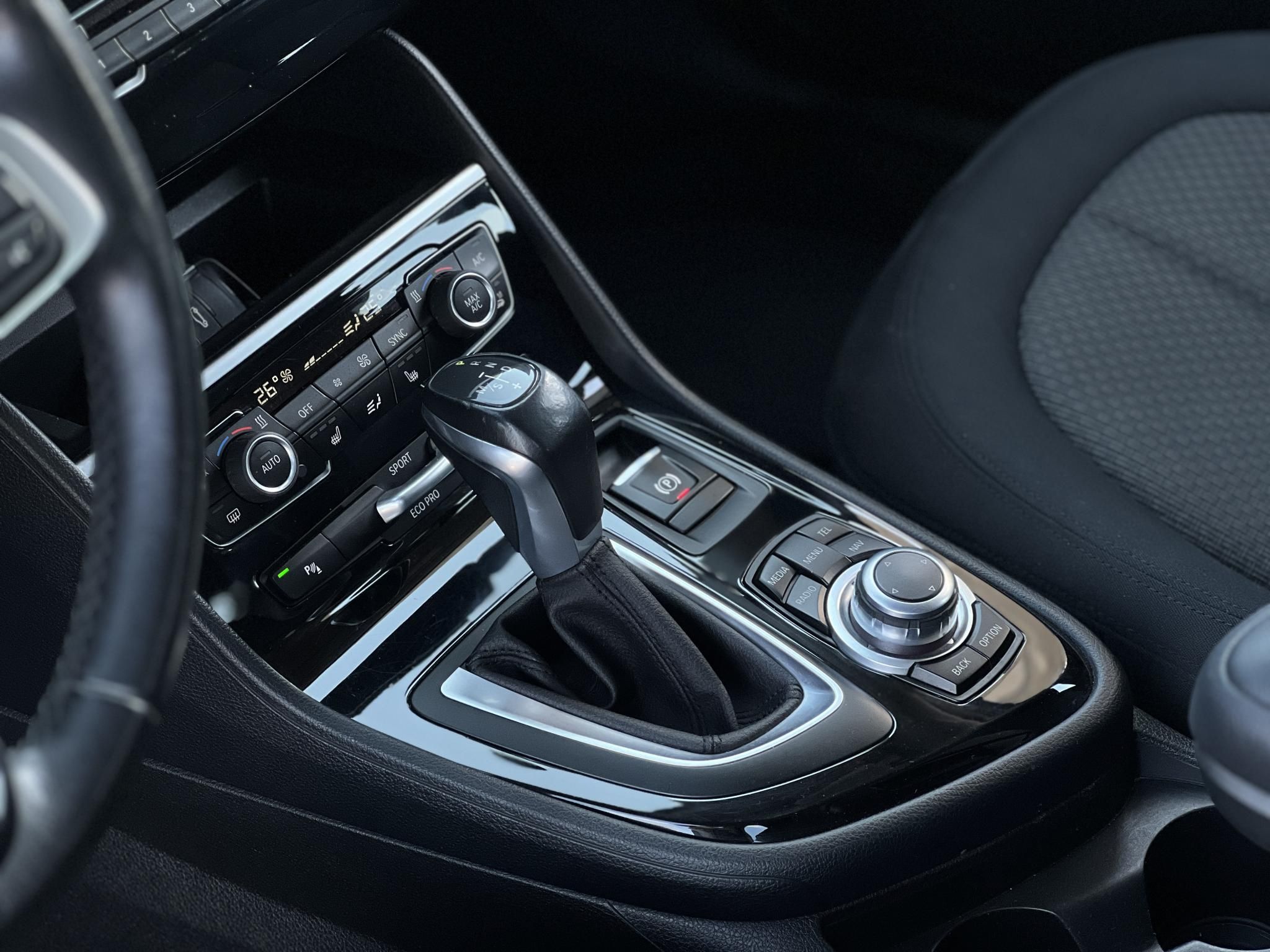 BMW 218i Advantage (Automata) Active Tourer 70e km. tempomat. ülésfűtés. keyless. kamera. 2 gyári kulcs!