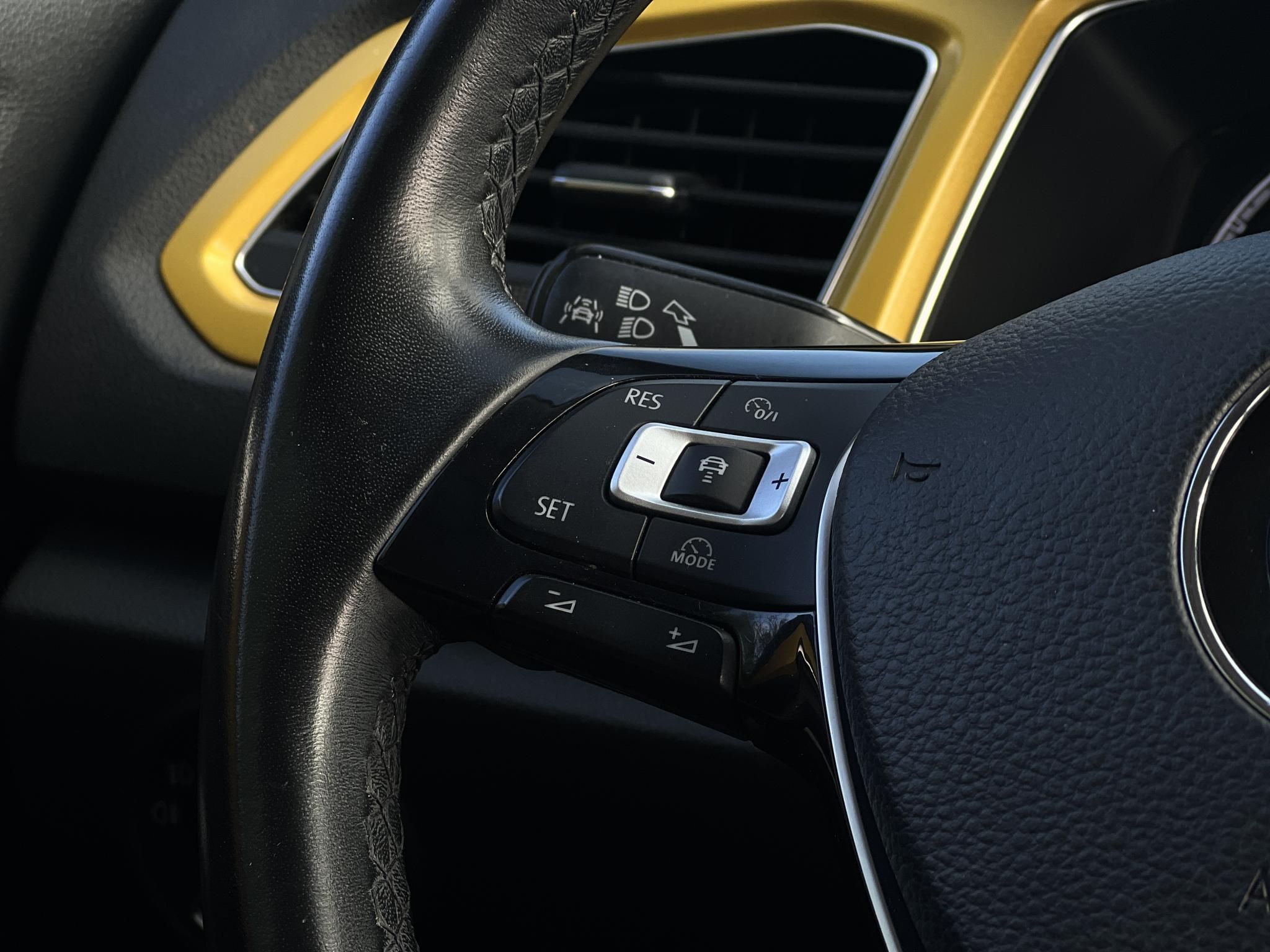 VOLKSWAGEN T-ROC 1.5 TSI ACT Style DSG 140e km. Magyarországi. Friss műszaki vizsga!