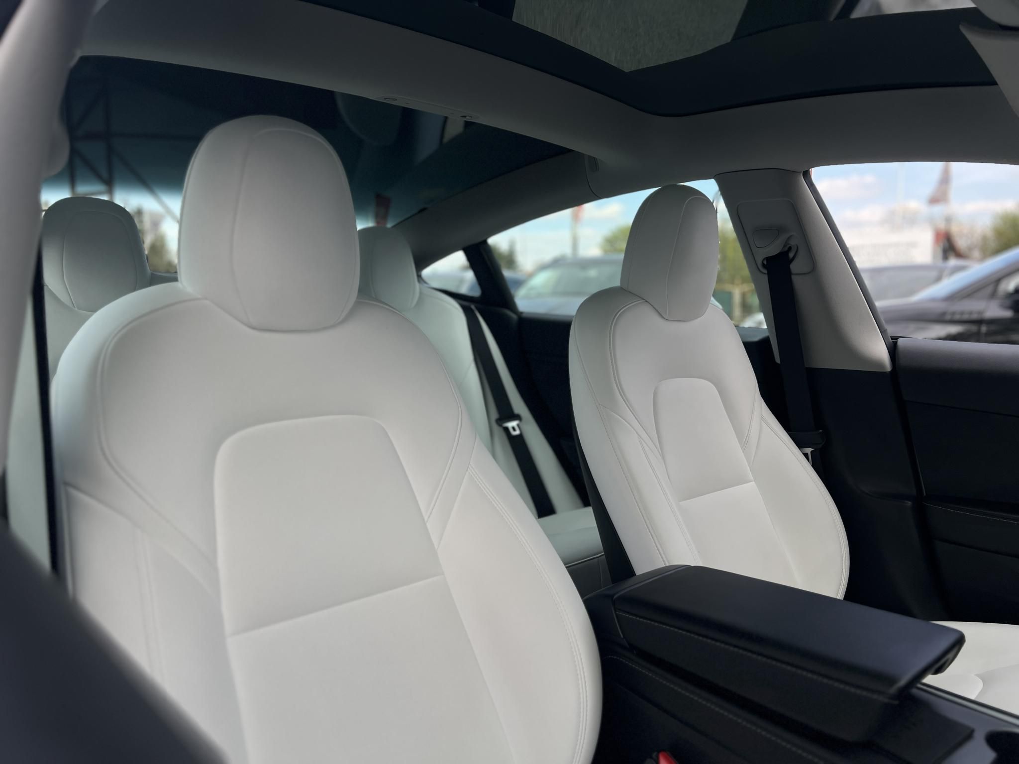 TESLA MODEL 3 Long Range AWD (Automata) 63e km. sérülésmentes. mátrix LED. hőszivattyú. premium hifi. FEHÉR BELSŐ!