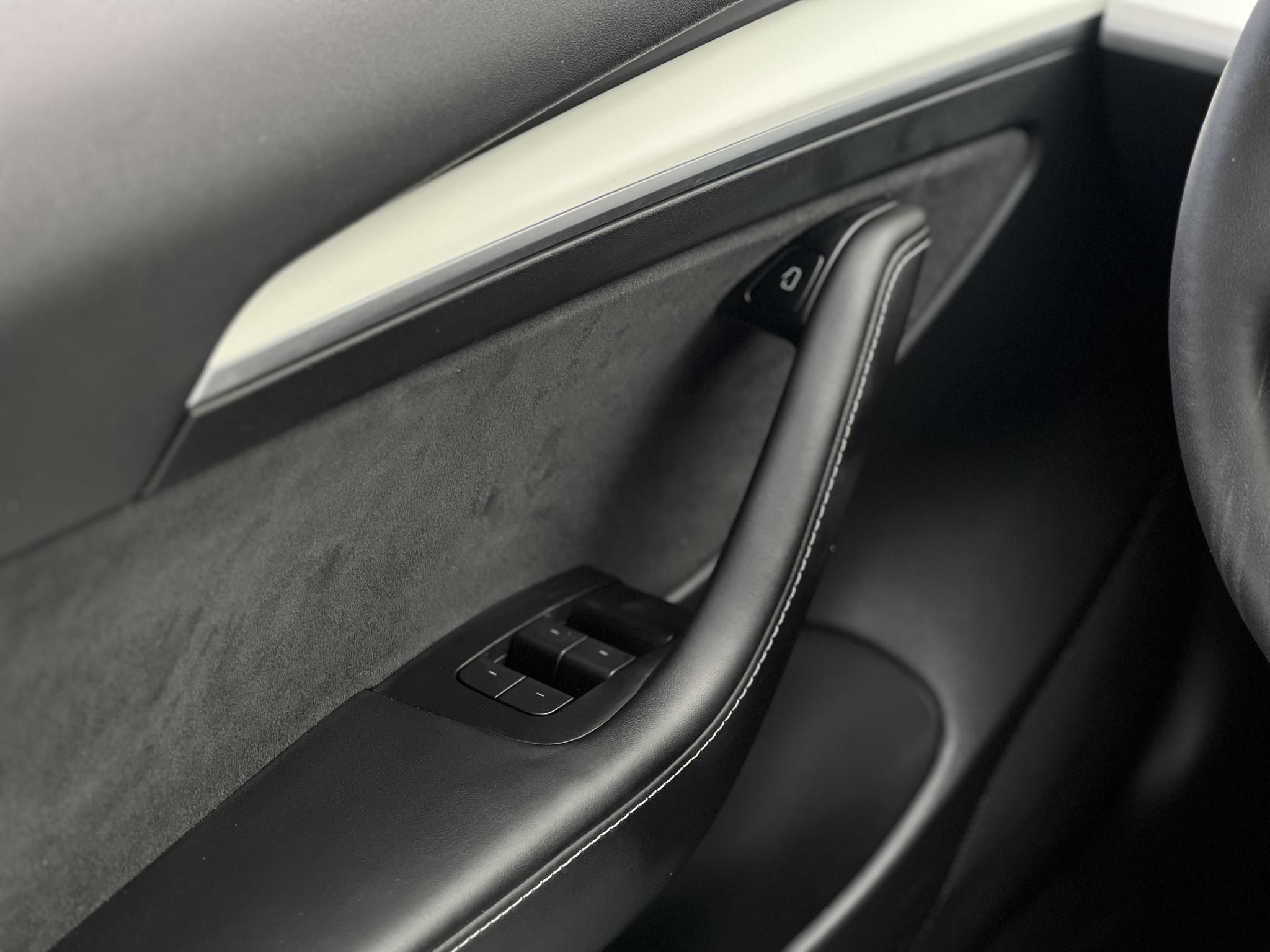 TESLA MODEL 3 Long Range AWD (Automata) 63e km. sérülésmentes. mátrix LED. hőszivattyú. premium hifi. FEHÉR BELSŐ!