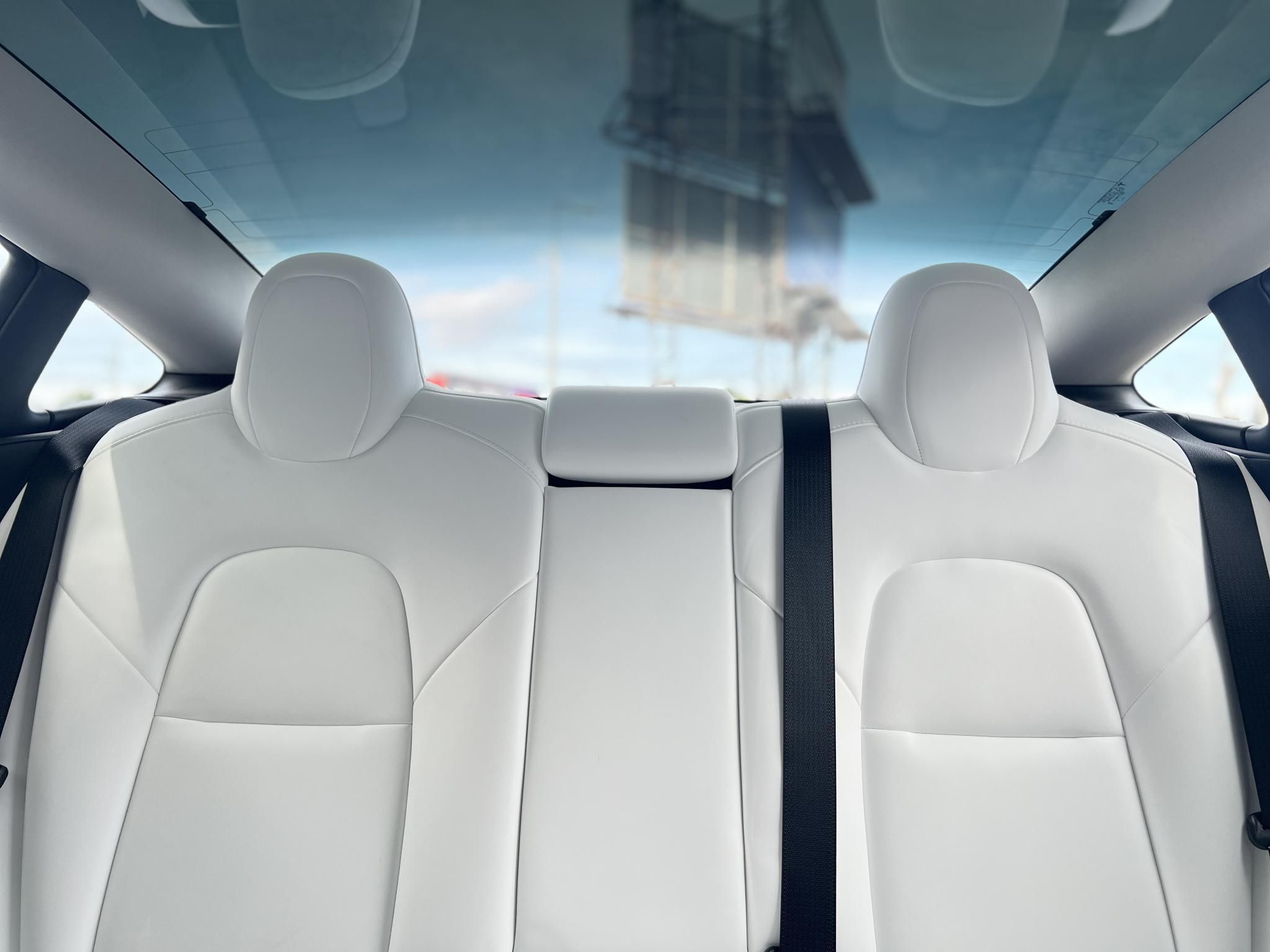 TESLA MODEL 3 Long Range AWD (Automata) 63e km. sérülésmentes. mátrix LED. hőszivattyú. premium hifi. FEHÉR BELSŐ!