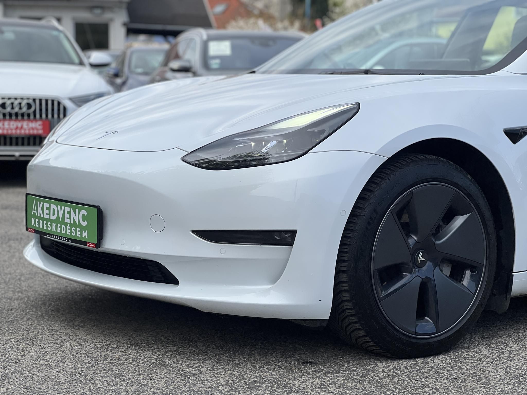 TESLA MODEL 3 Long Range AWD (Automata) 63e km. sérülésmentes. mátrix LED. hőszivattyú. premium hifi. FEHÉR BELSŐ!