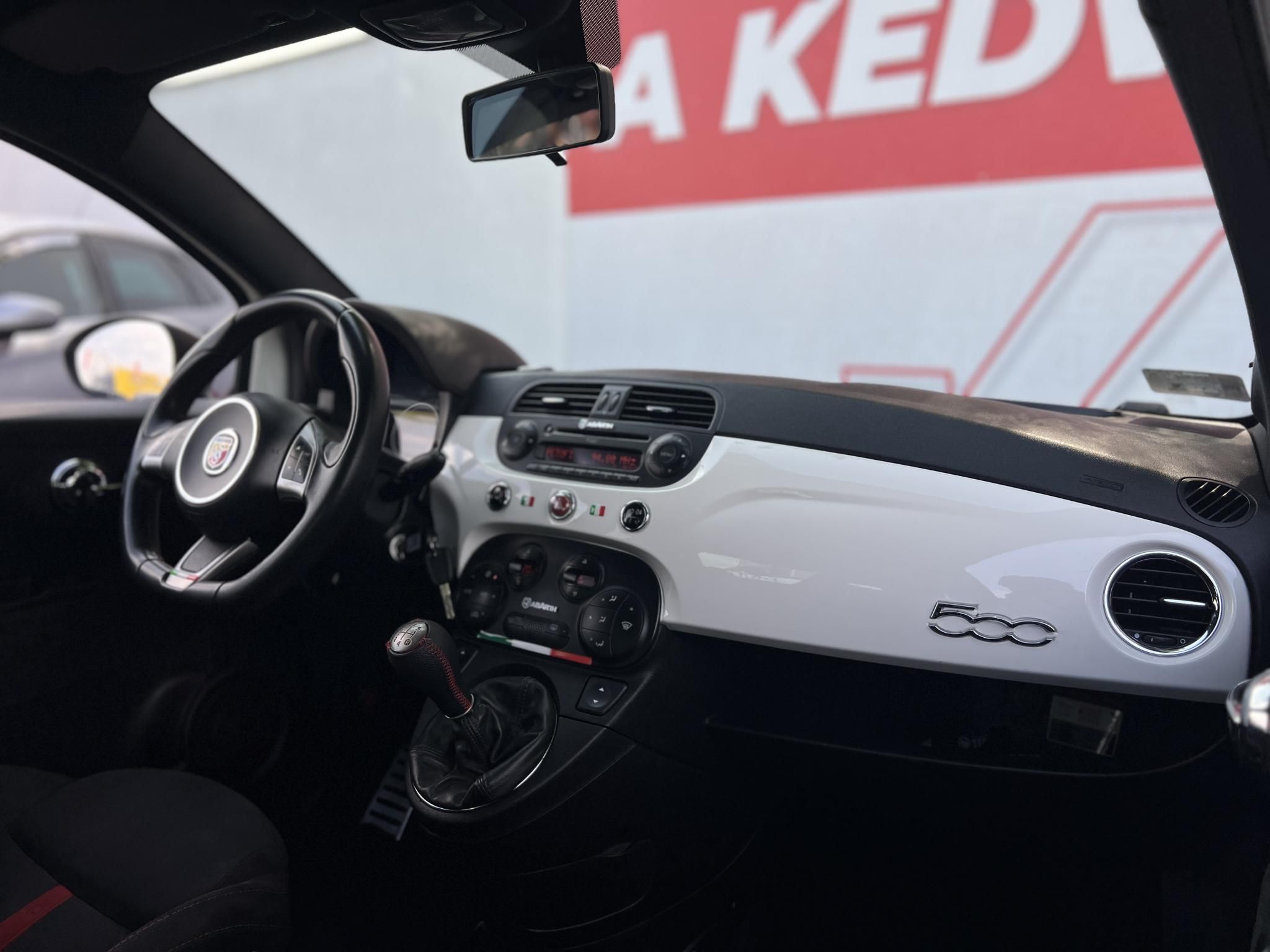 ABARTH 500 1.4 76e km. akrapovic. digitklíma. rendszeresen karbantartott!