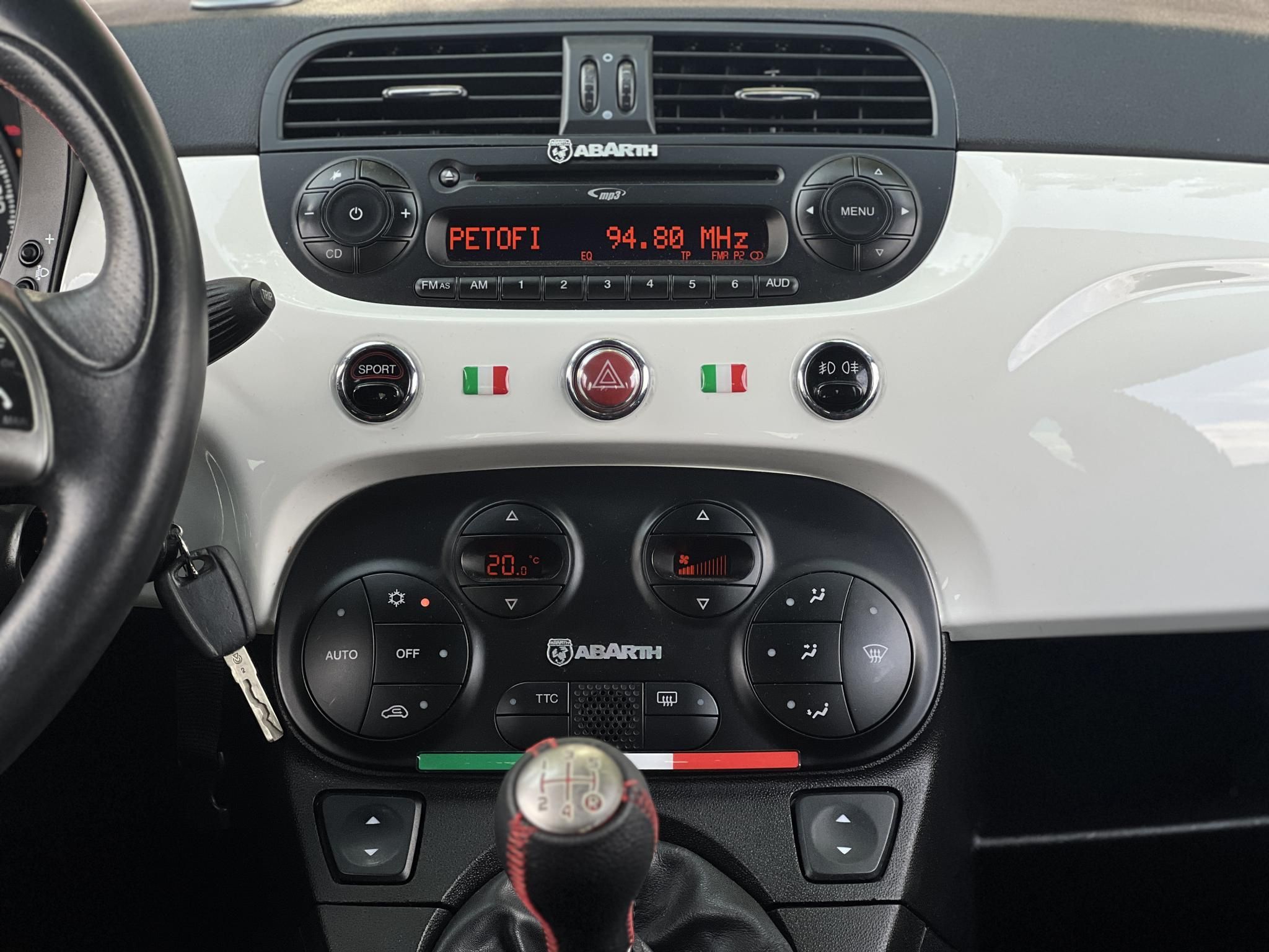 ABARTH 500 1.4 76e km. akrapovic. digitklíma. rendszeresen karbantartott!