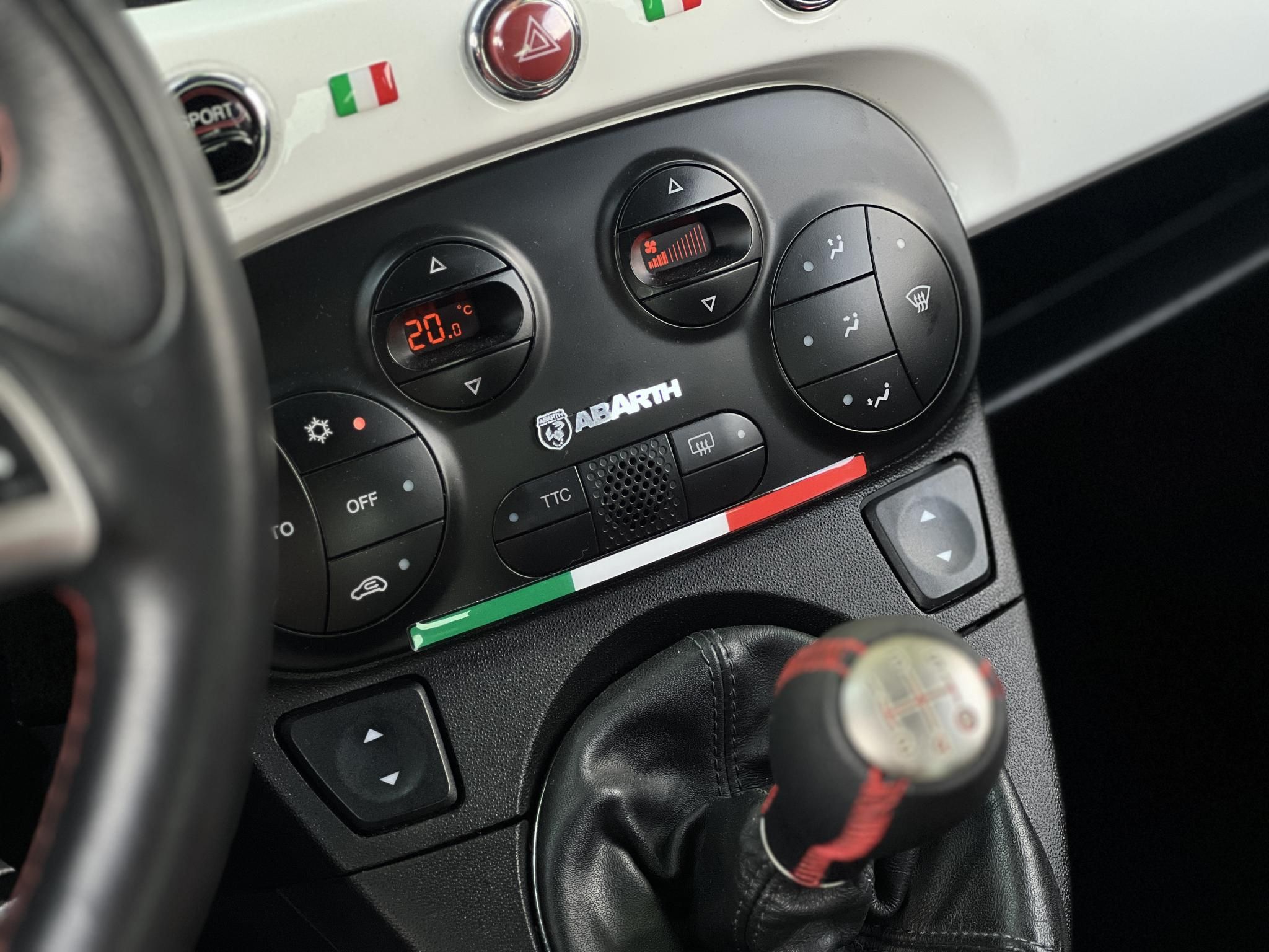 ABARTH 500 1.4 76e km. akrapovic. digitklíma. rendszeresen karbantartott!