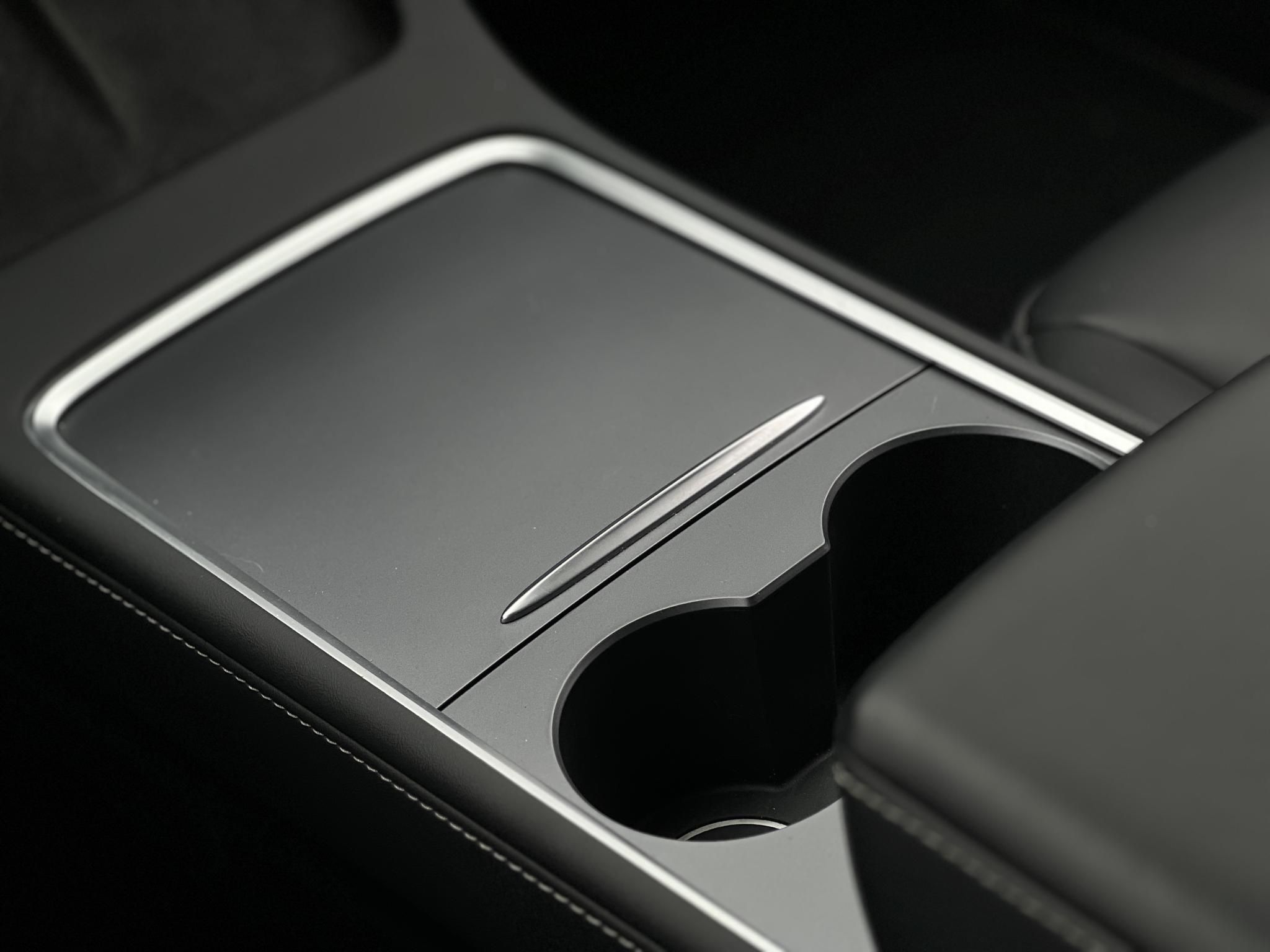 TESLA MODEL 3 RWD (Automata) 36e km. Ryzen. 19 sport felni. 2030-ig gyári garancia!