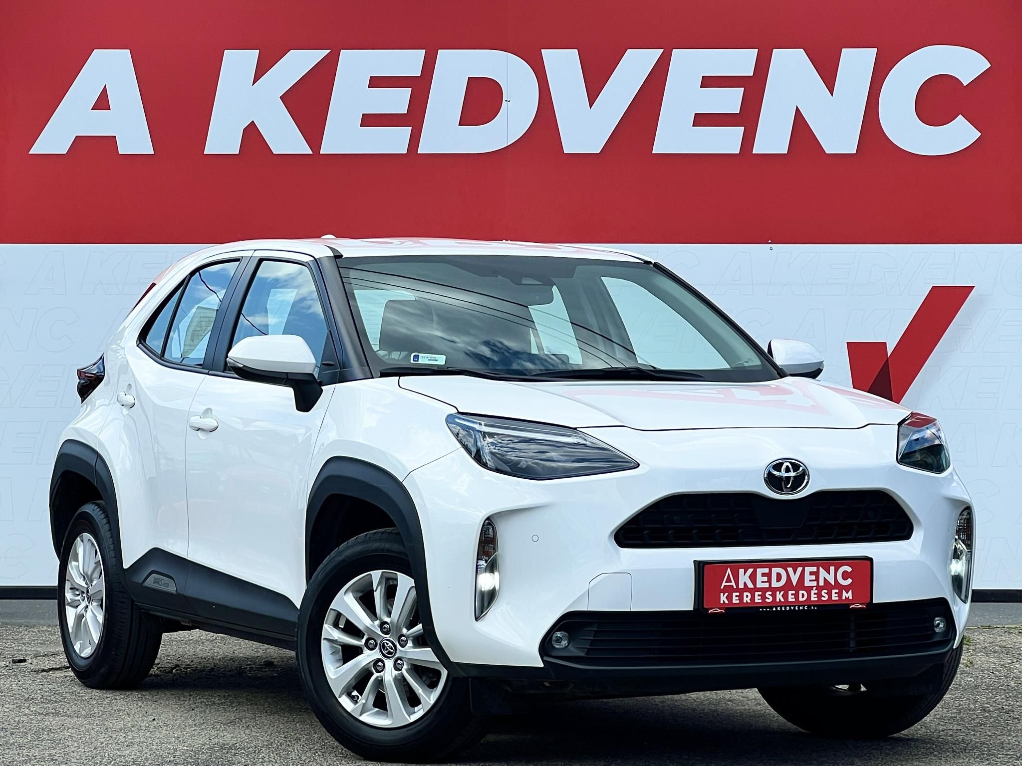 TOYOTA YARIS CROSS 1.5 VVT-i Active Gyári garancia Carplay Űlésfűtés 42e km!