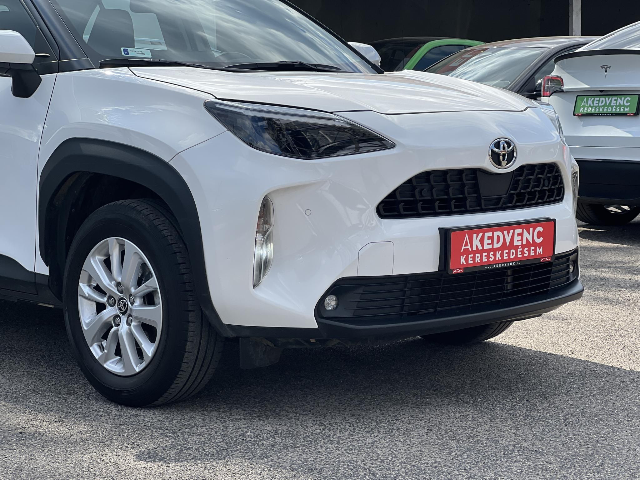 TOYOTA YARIS CROSS 1.5 VVT-i Active Gyári garancia Carplay Űlésfűtés 42e km!
